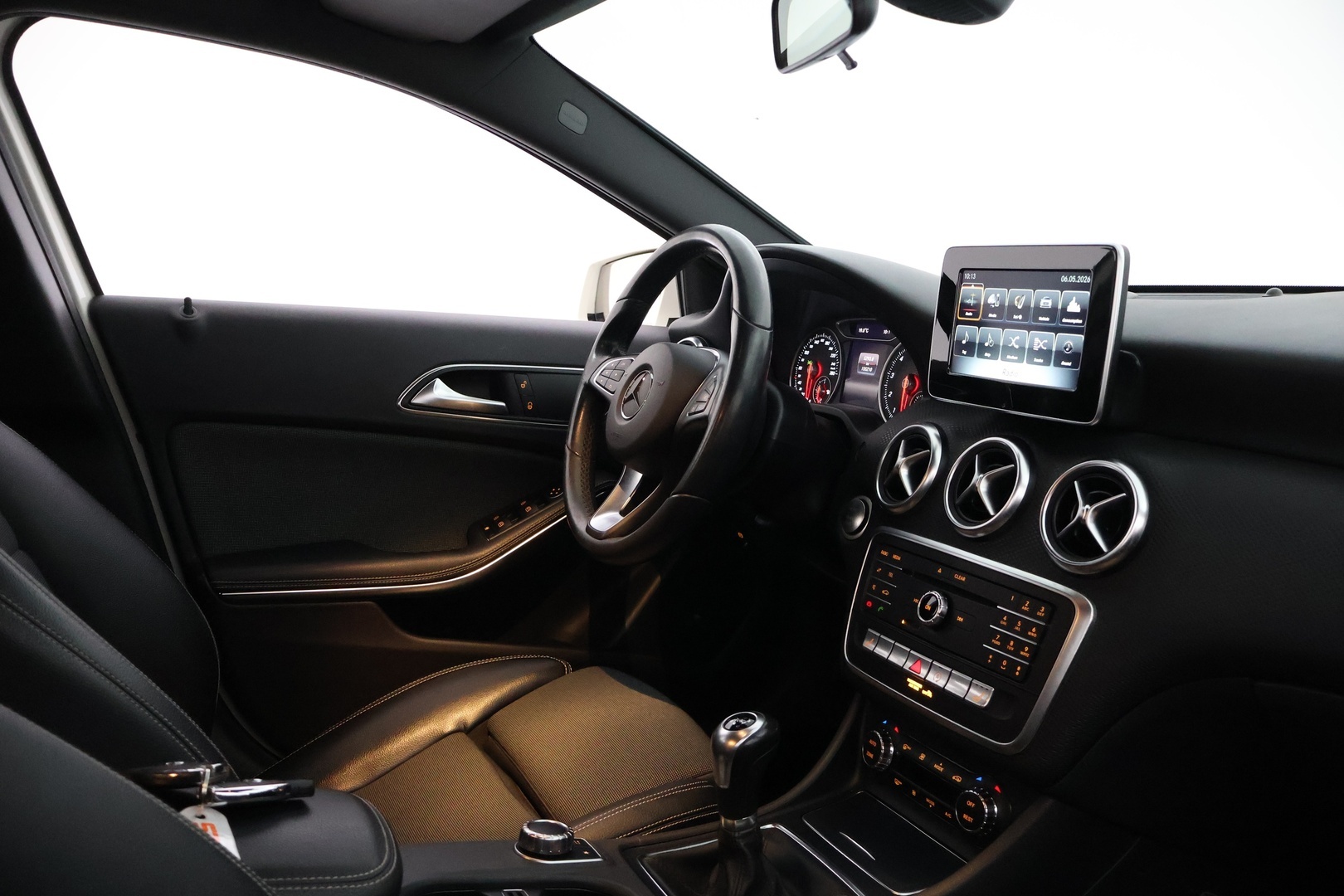 MERCEDES-BENZ A 2018