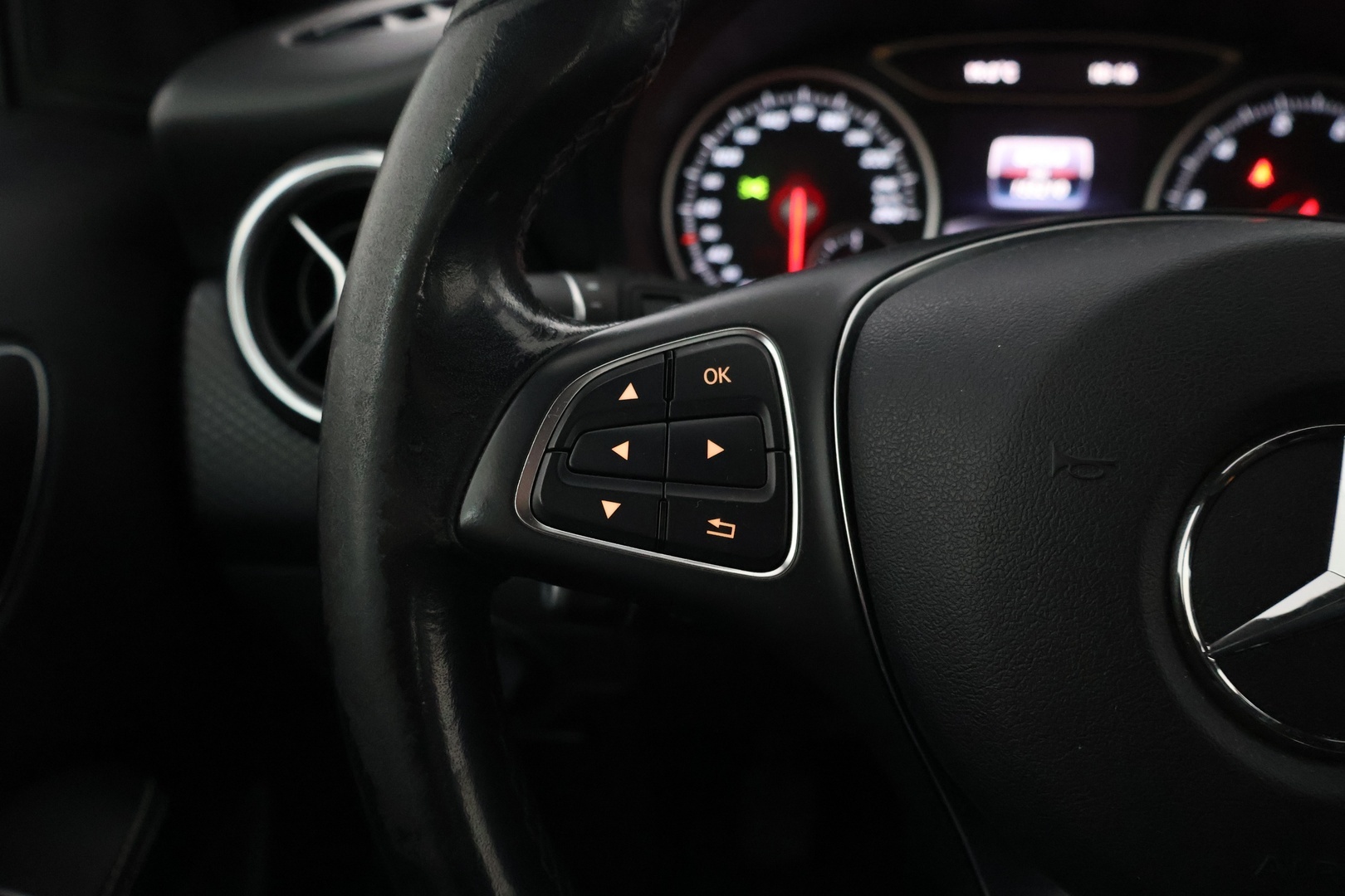 MERCEDES-BENZ A 2018