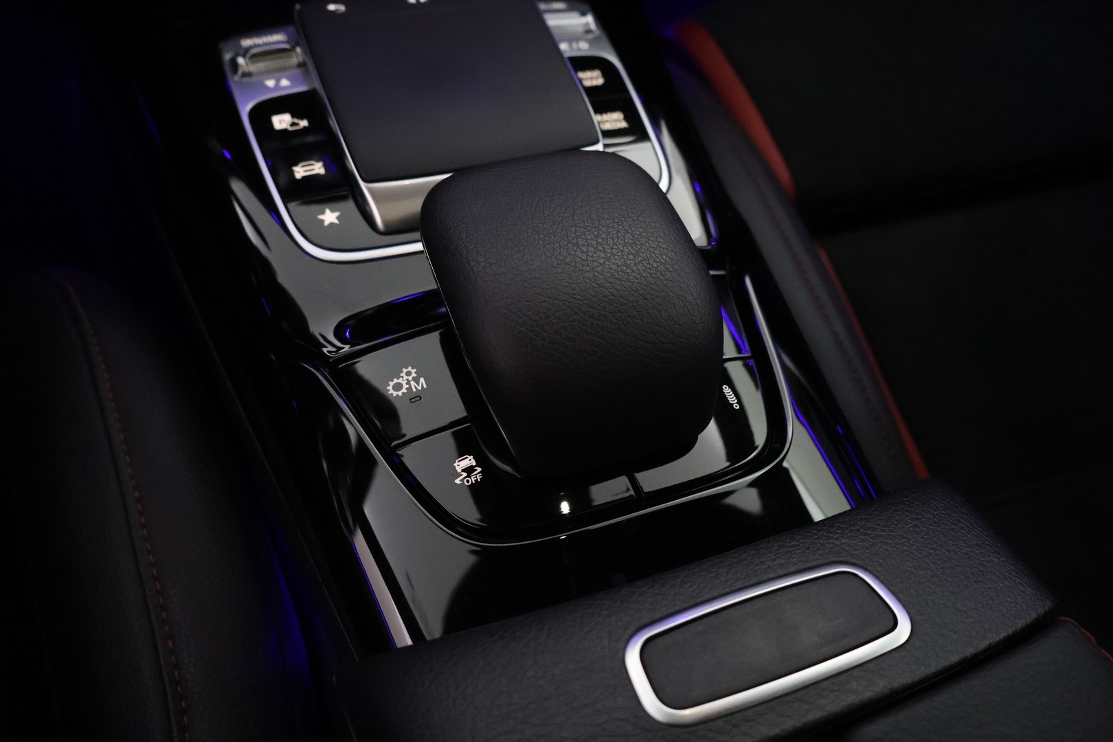 MERCEDES-BENZ A 35 AMG 2019