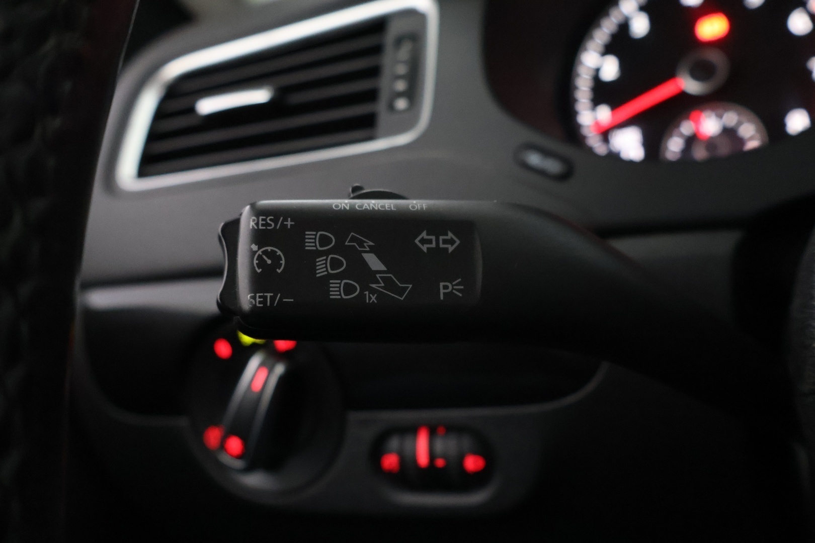 VOLKSWAGEN Jetta 2014