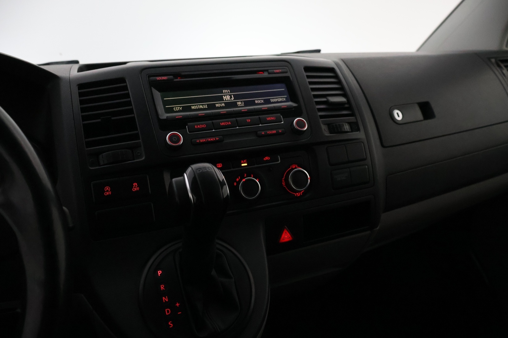 VOLKSWAGEN Transporter 2015