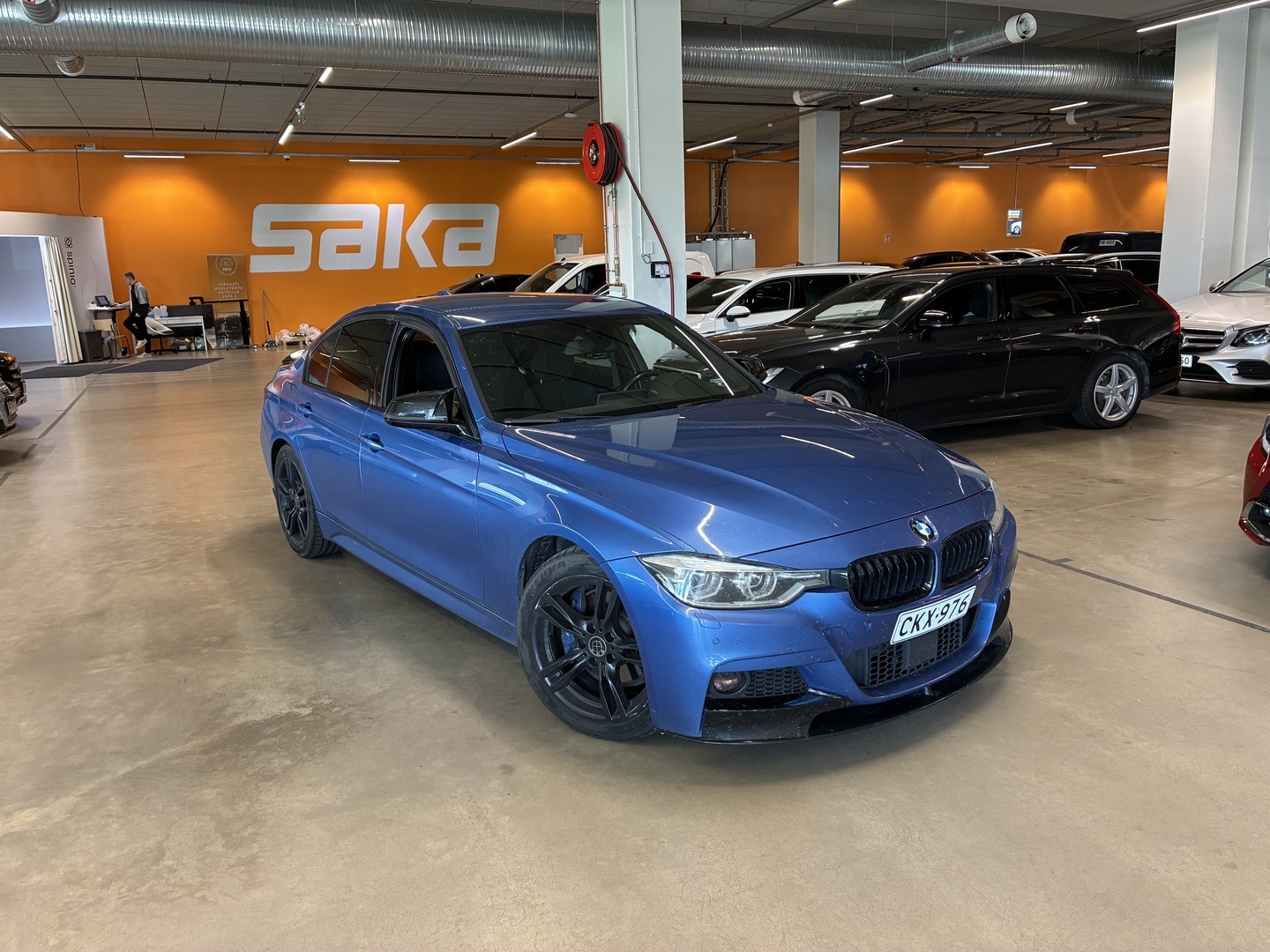 BMW 330 2016