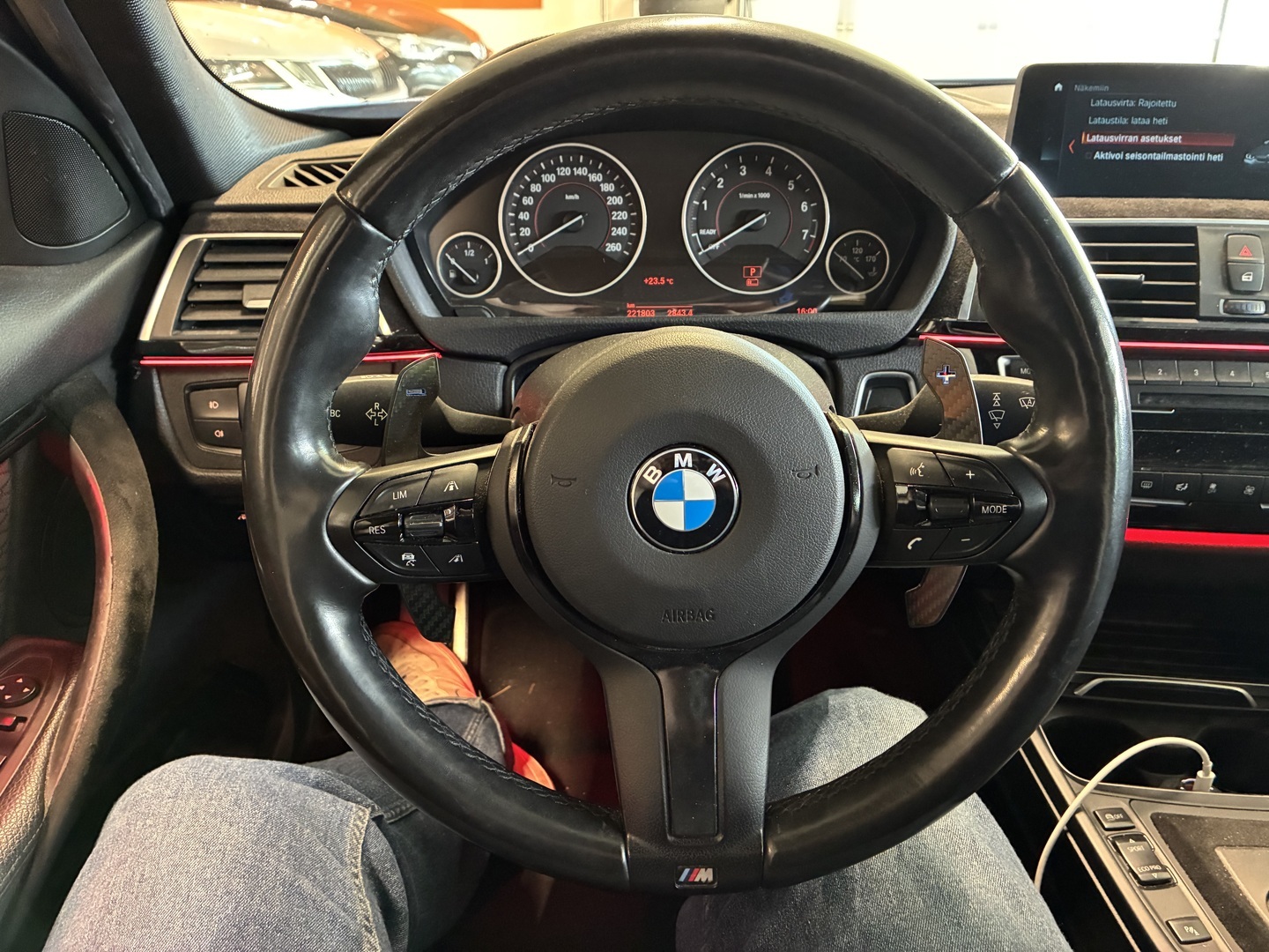 BMW 330 2016