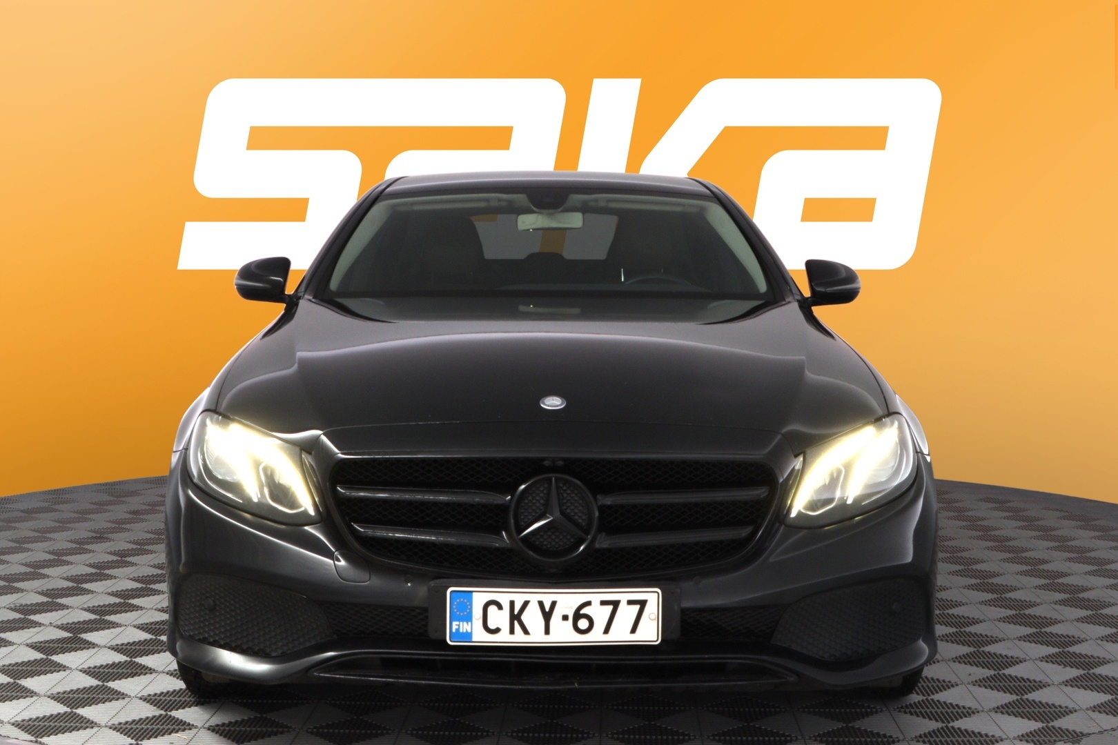 MERCEDES-BENZ E 2017