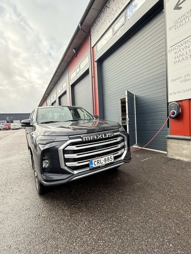 MAXUS T90 EV 2024
