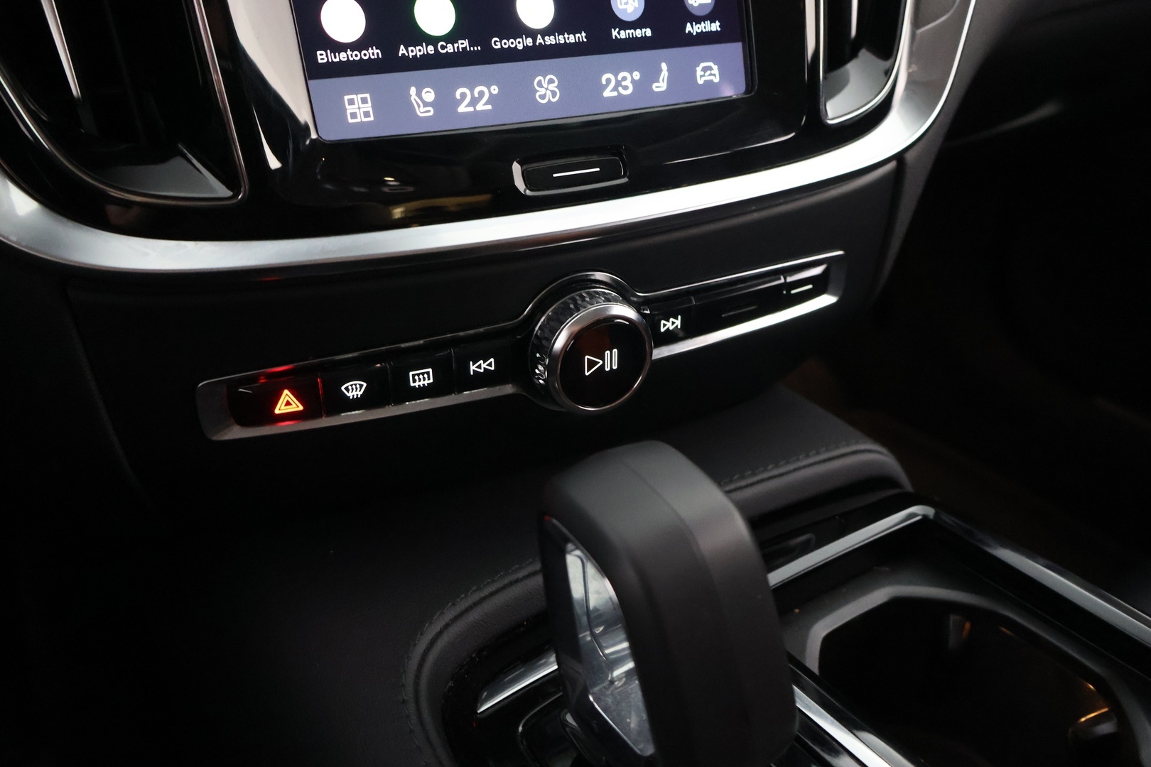 VOLVO V60 2024