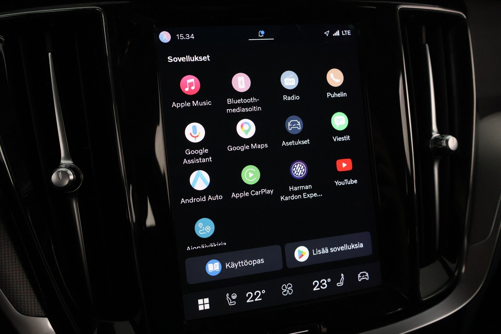 VOLVO V60 2024