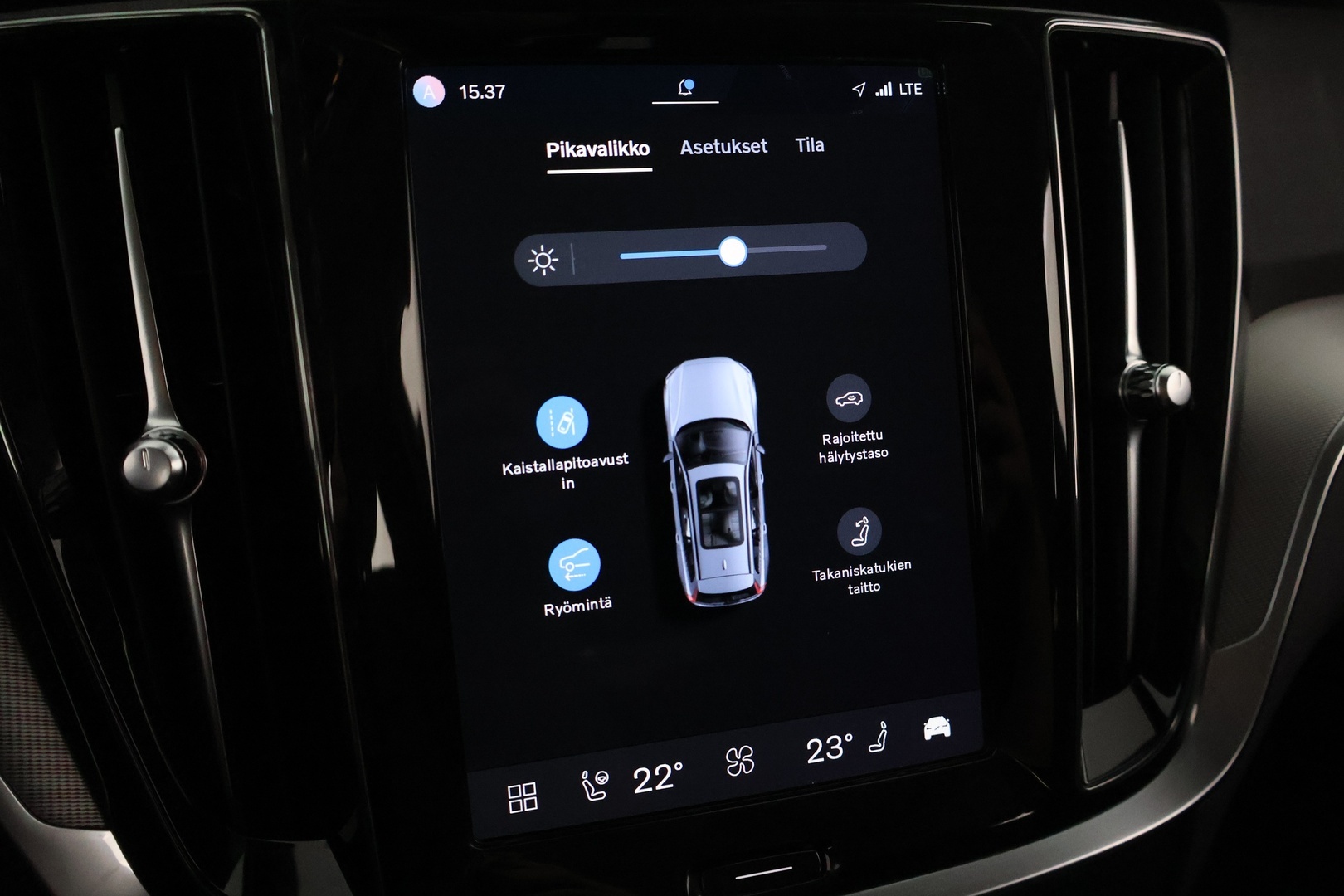 VOLVO V60 2024