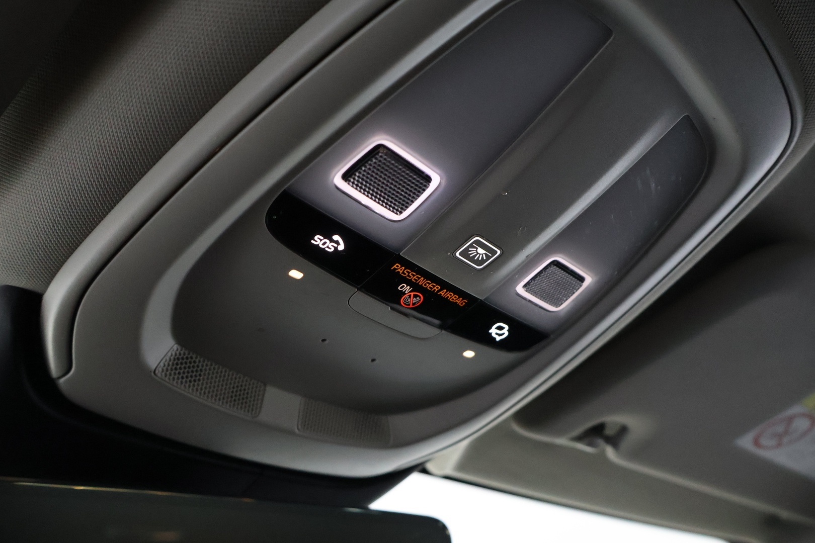 VOLVO V60 2024
