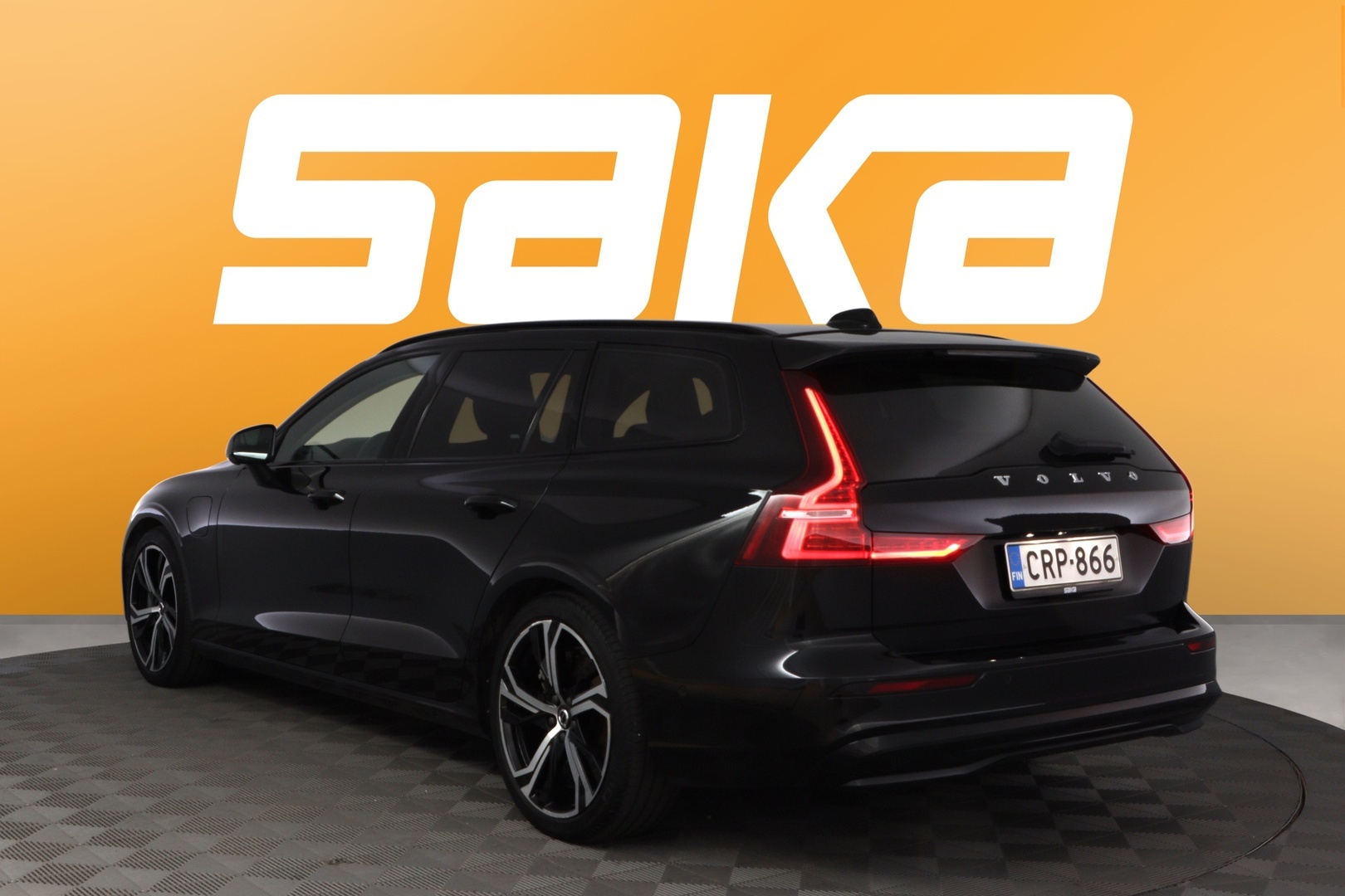 VOLVO V60 2024