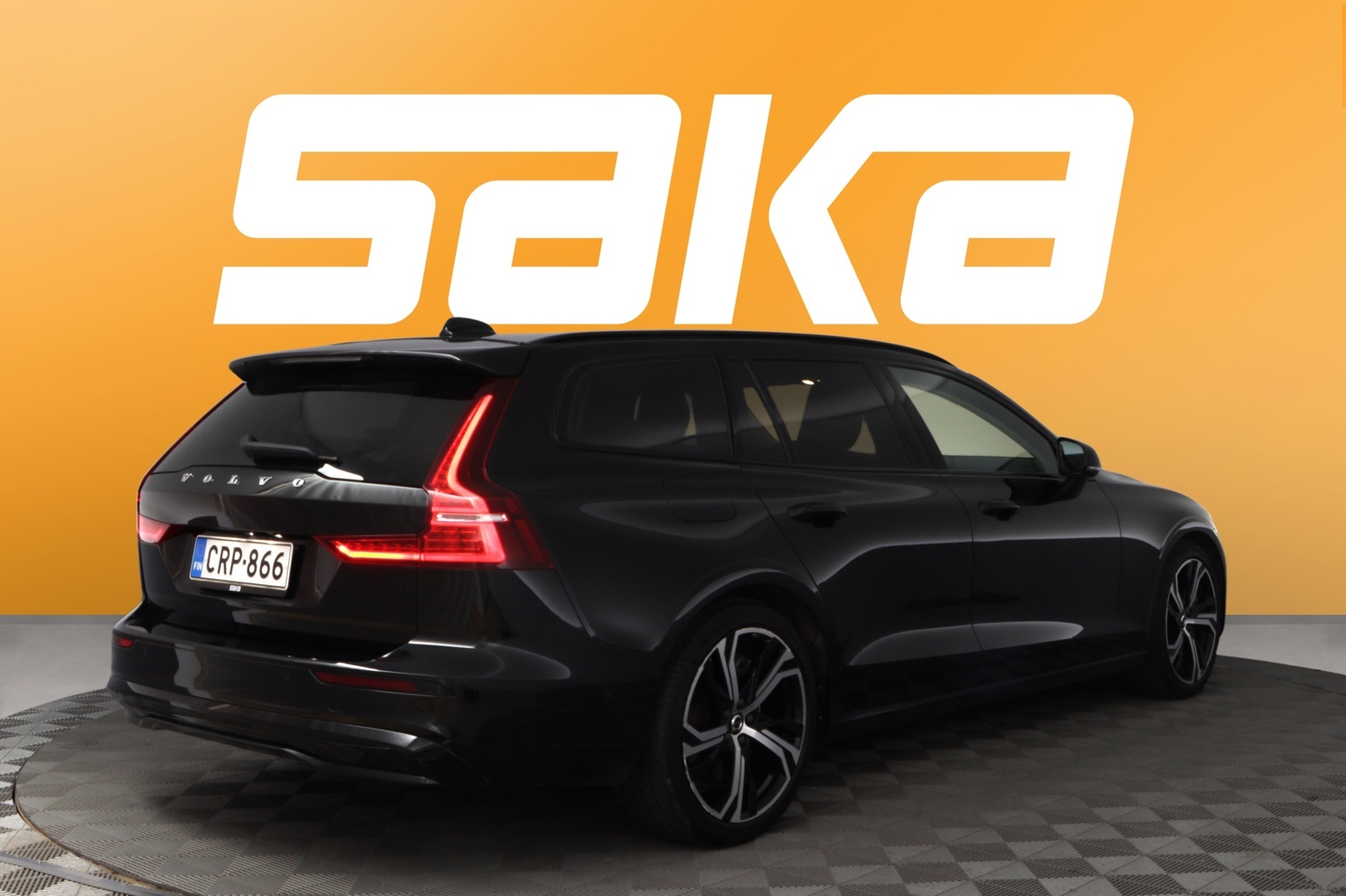 VOLVO V60 2024