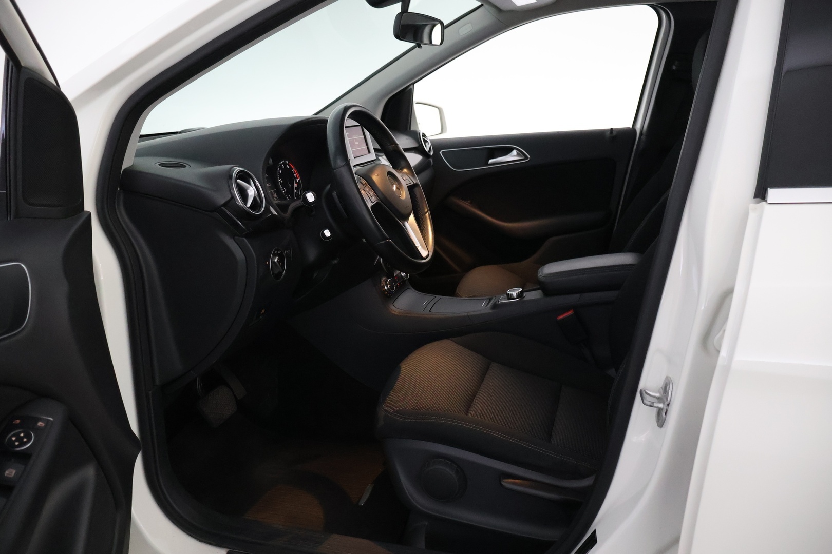 MERCEDES-BENZ B 2014