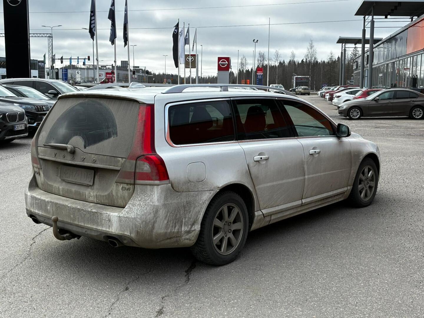VOLVO V70 2015