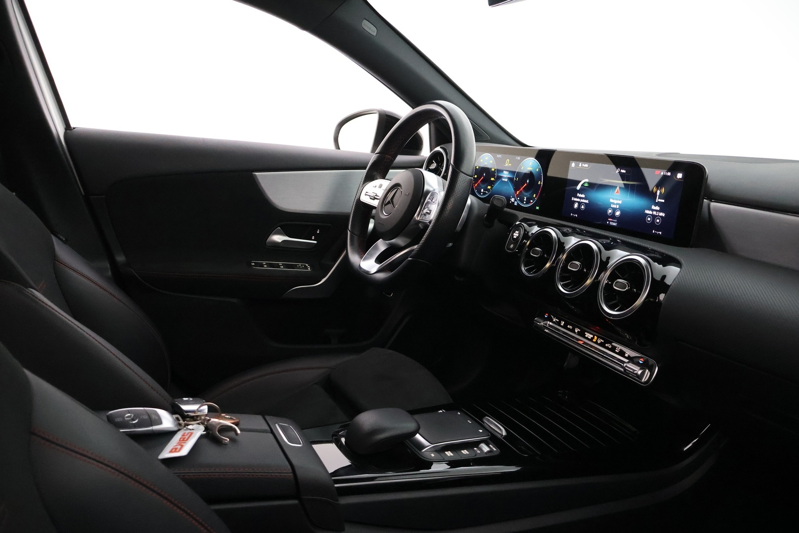MERCEDES-BENZ A 2021