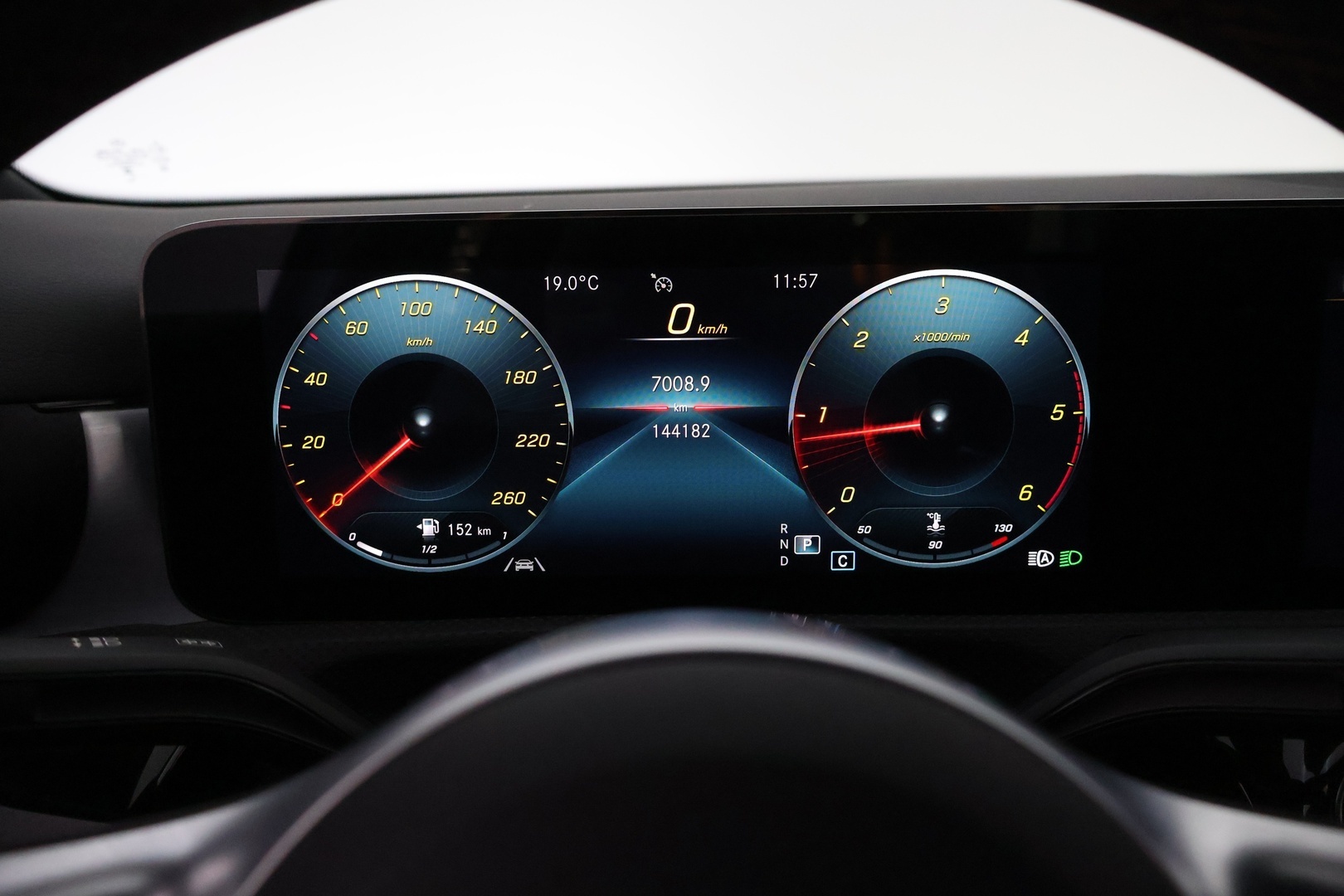 MERCEDES-BENZ A 2021