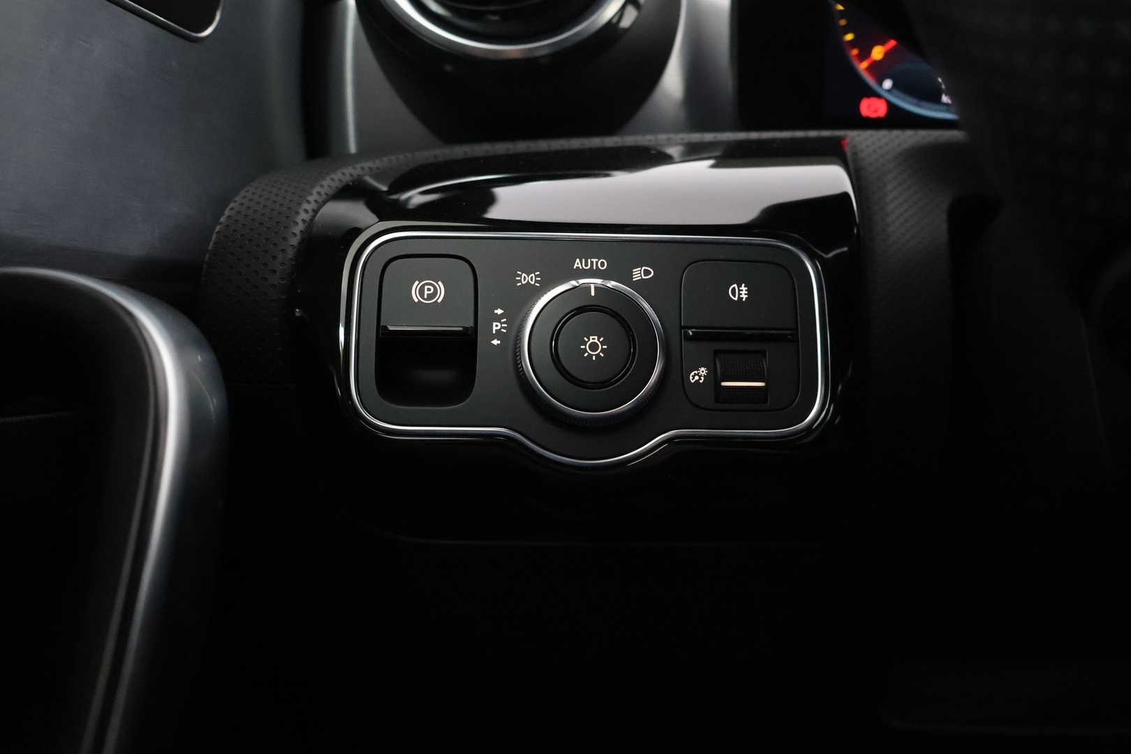 MERCEDES-BENZ A 2021