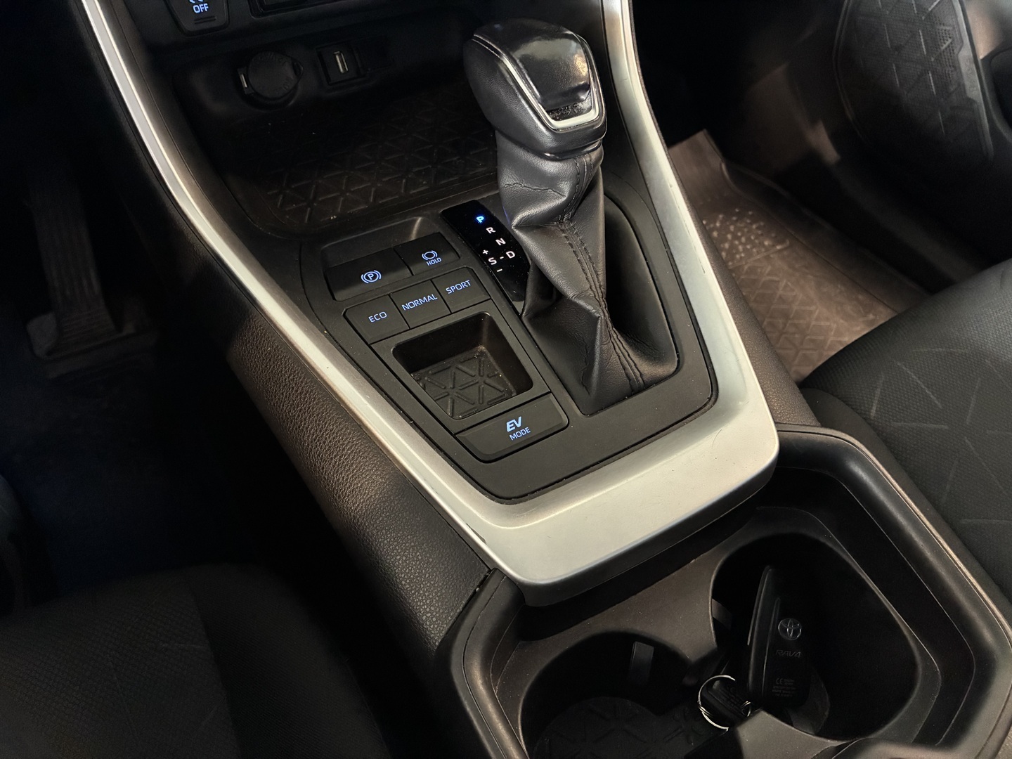 TOYOTA RAV4 2021
