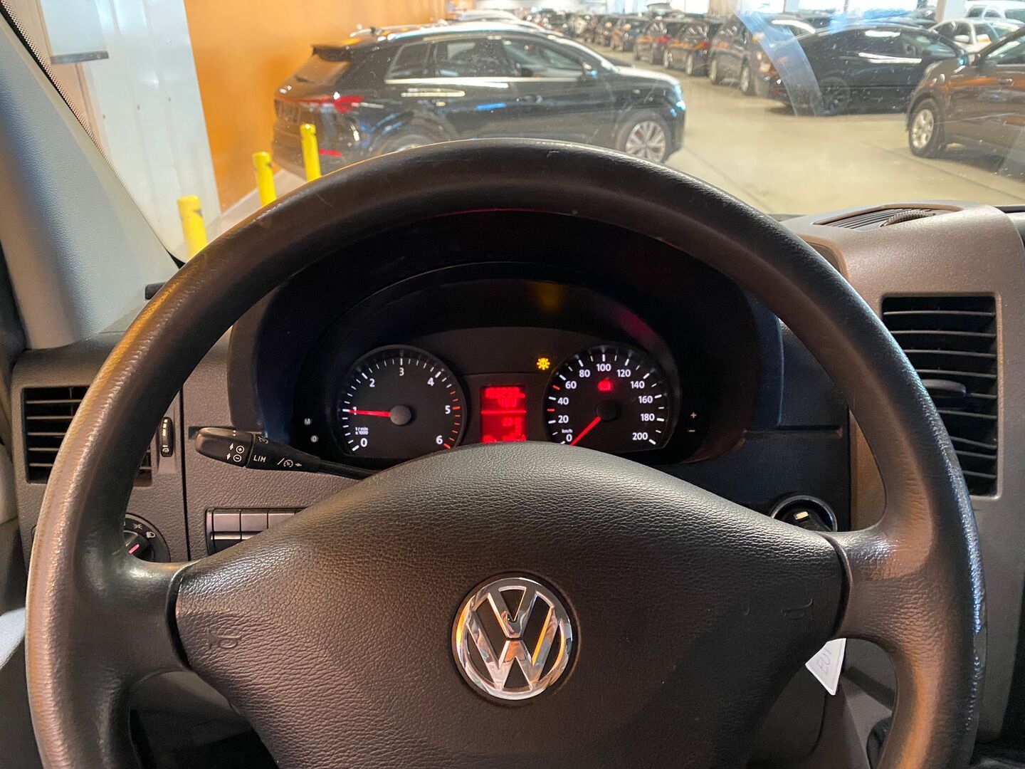 VOLKSWAGEN Crafter 2012