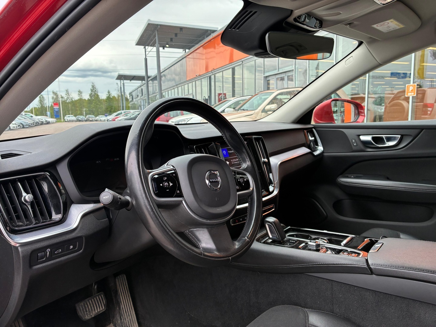 VOLVO V60 2020
