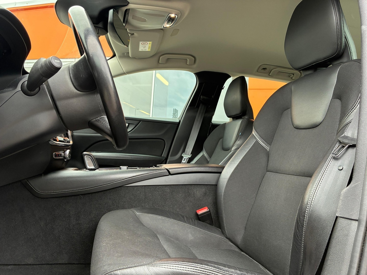 VOLVO V60 2020