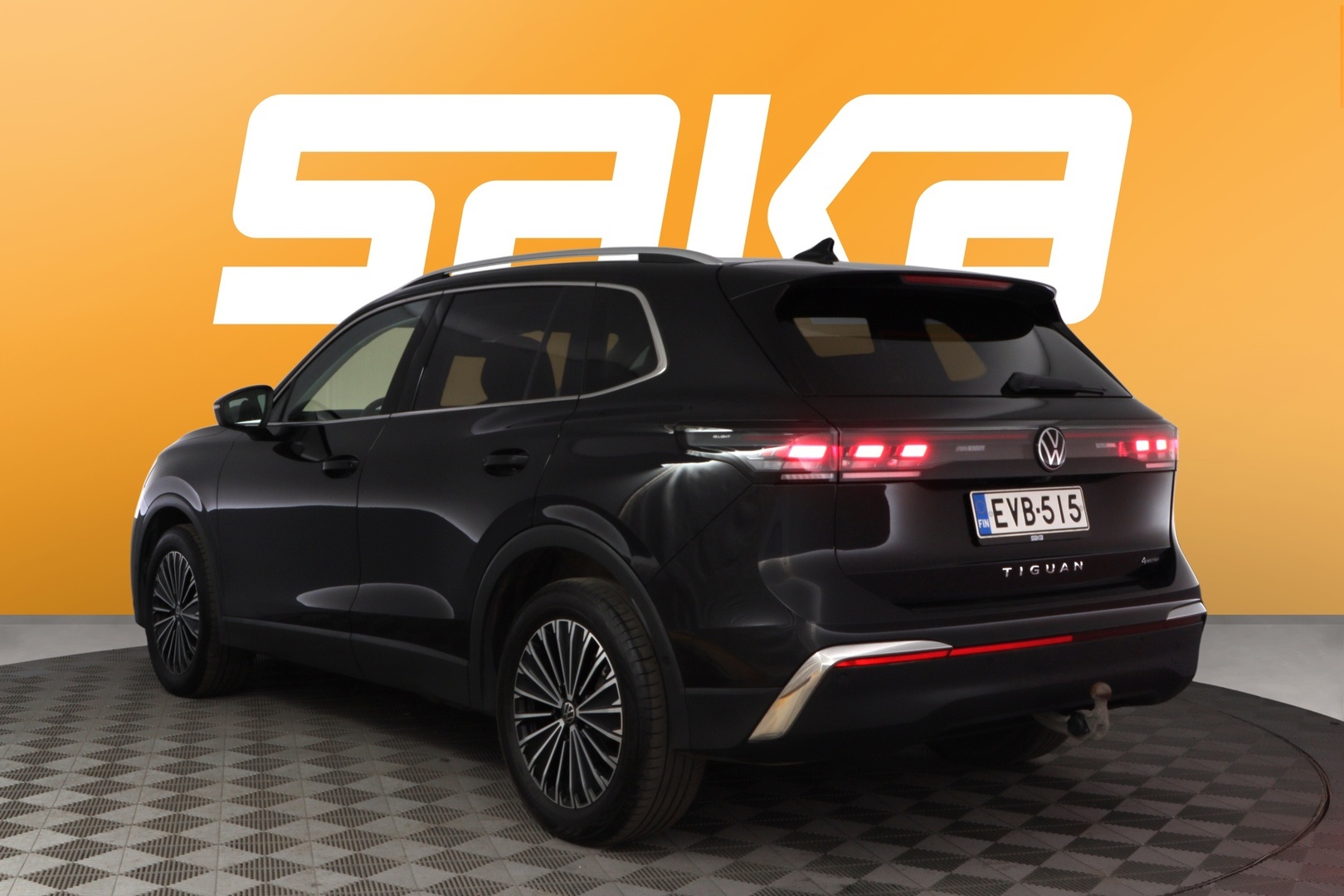 VOLKSWAGEN Tiguan 2024