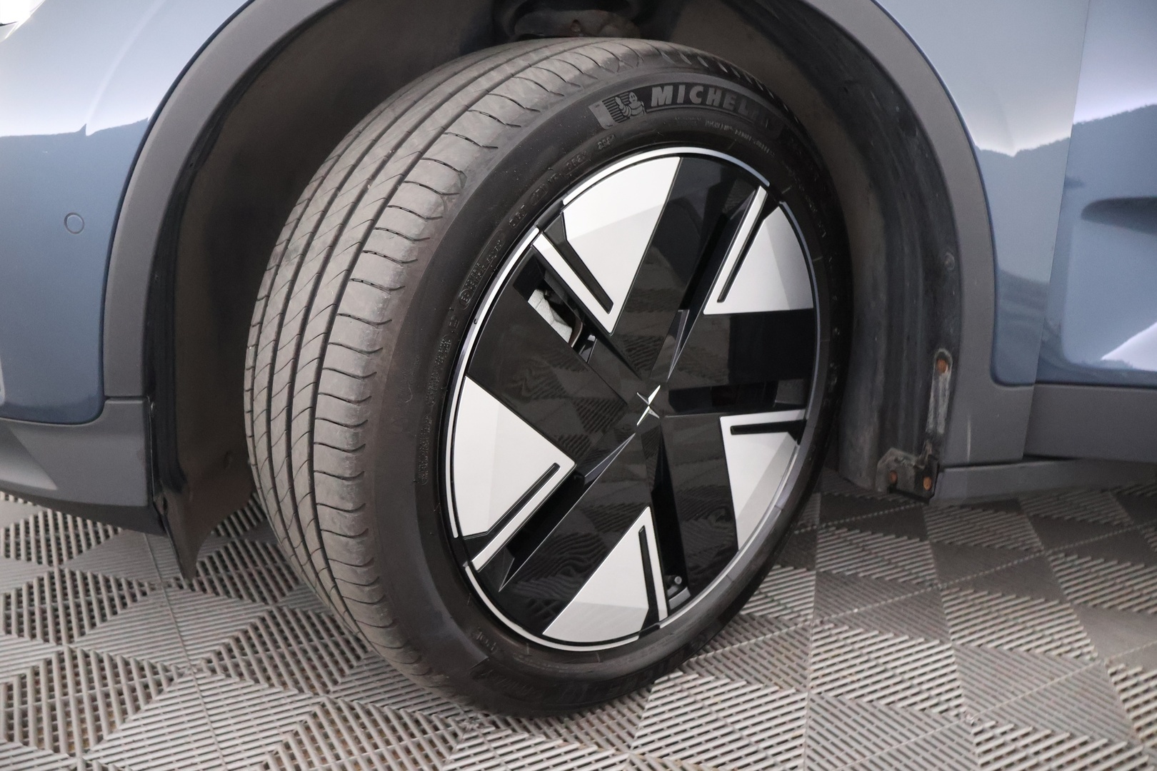 POLESTAR 2 2025