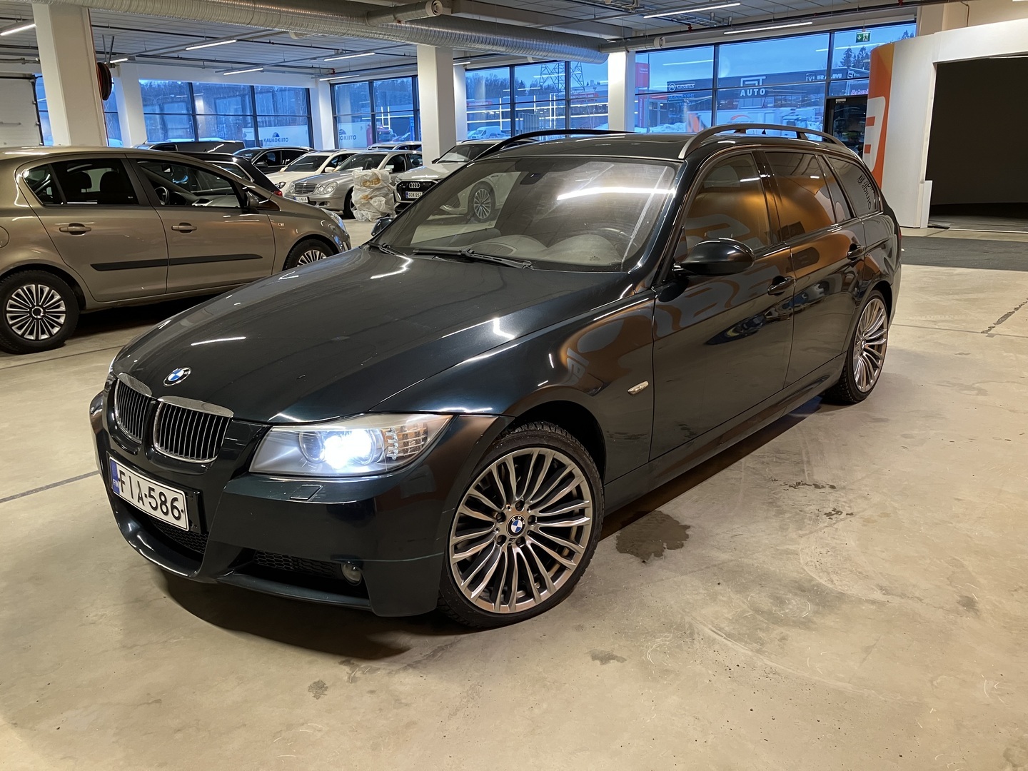 BMW 330 2006