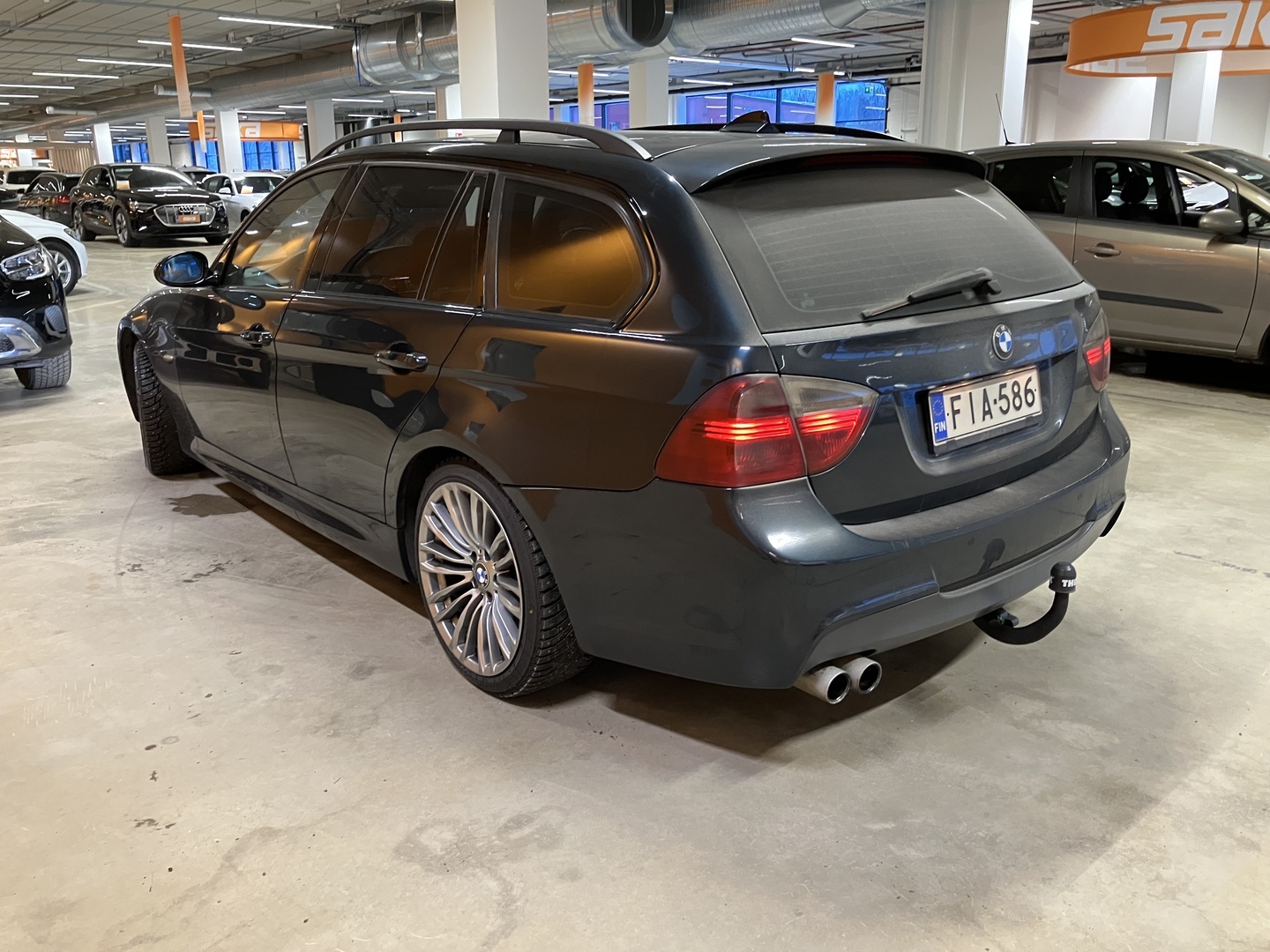 BMW 330 2006