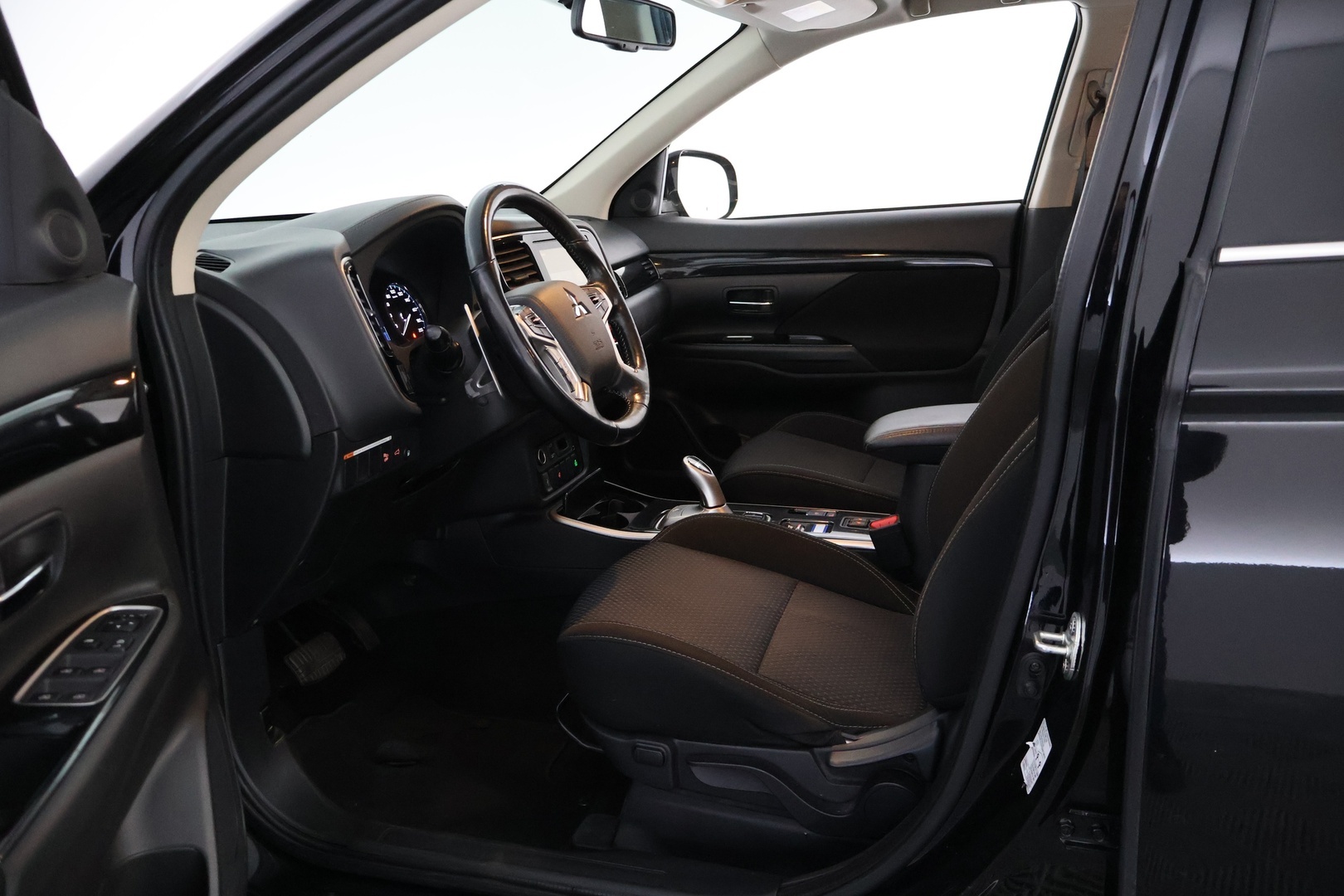 MITSUBISHI OUTLANDER PHEV 2020