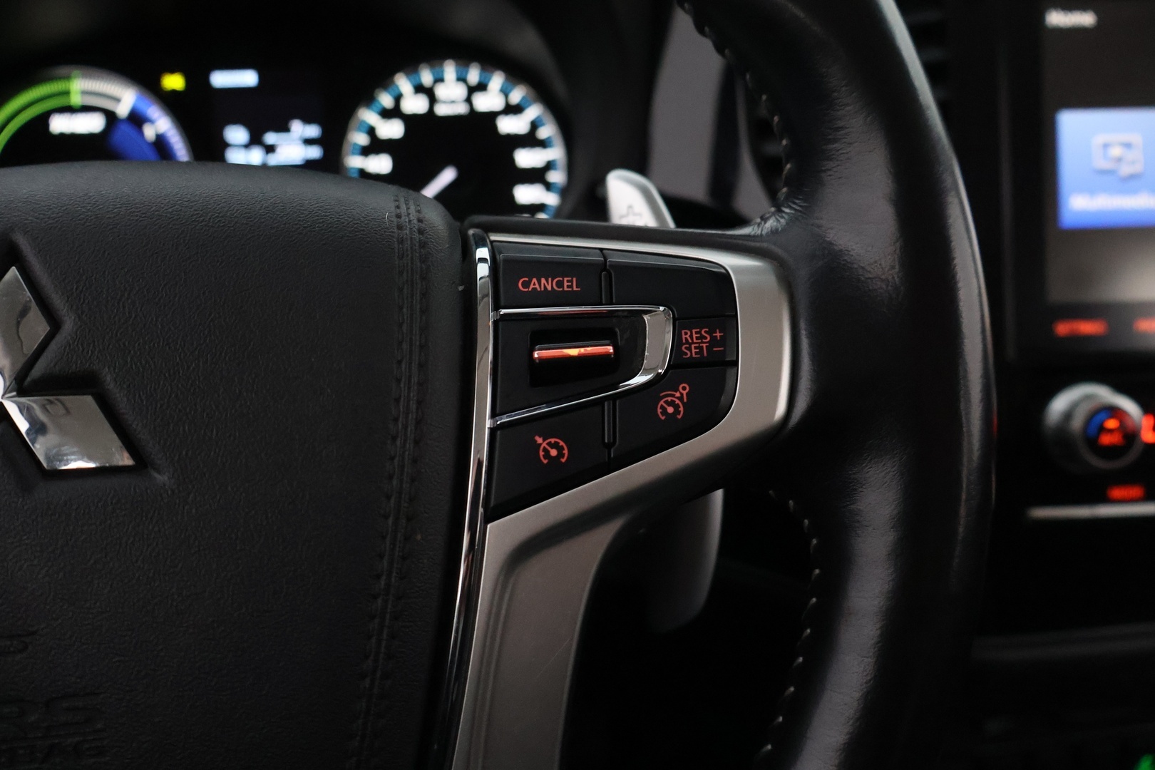 MITSUBISHI OUTLANDER PHEV 2020