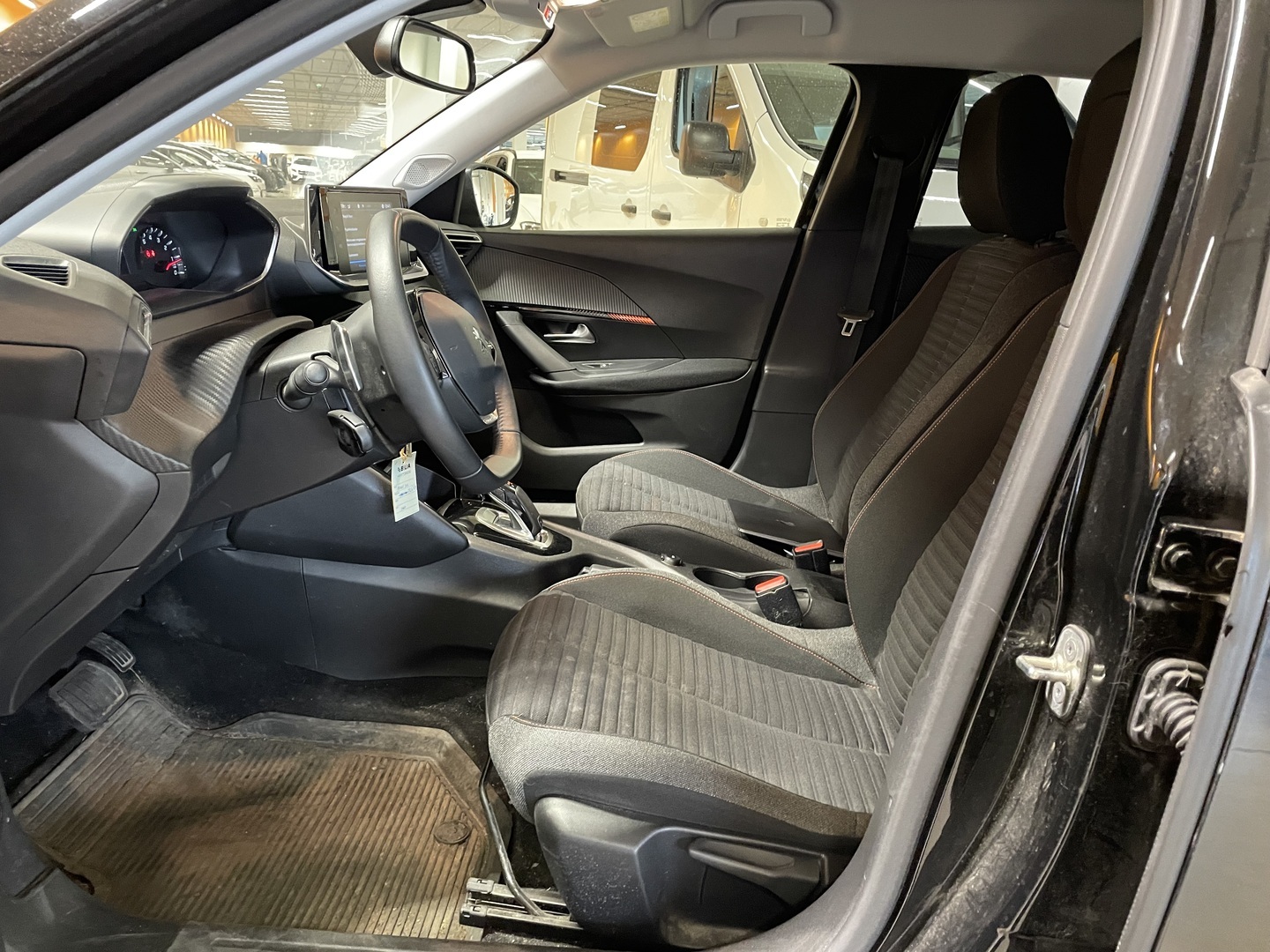 PEUGEOT 2008 2021
