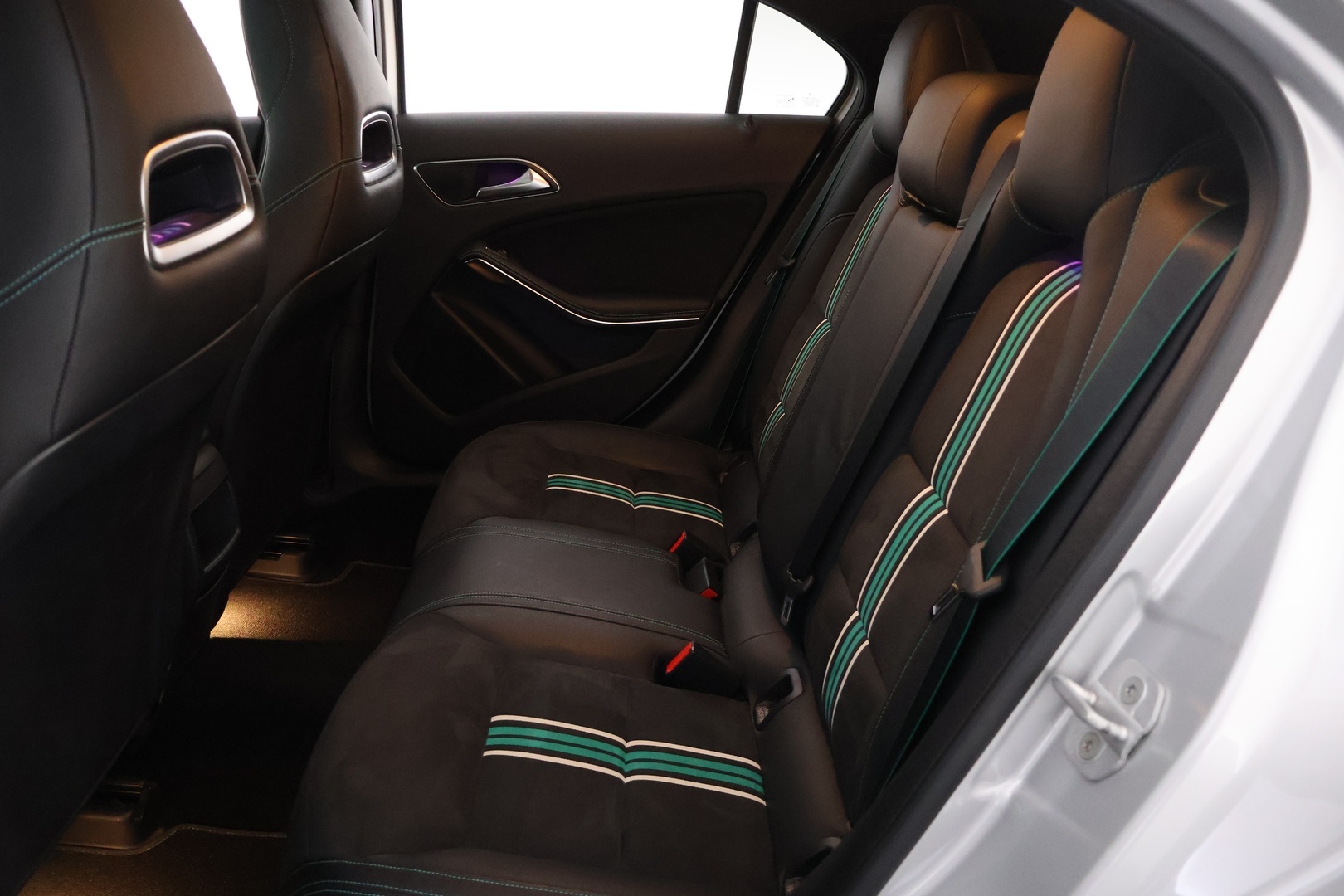 MERCEDES-BENZ A 2016