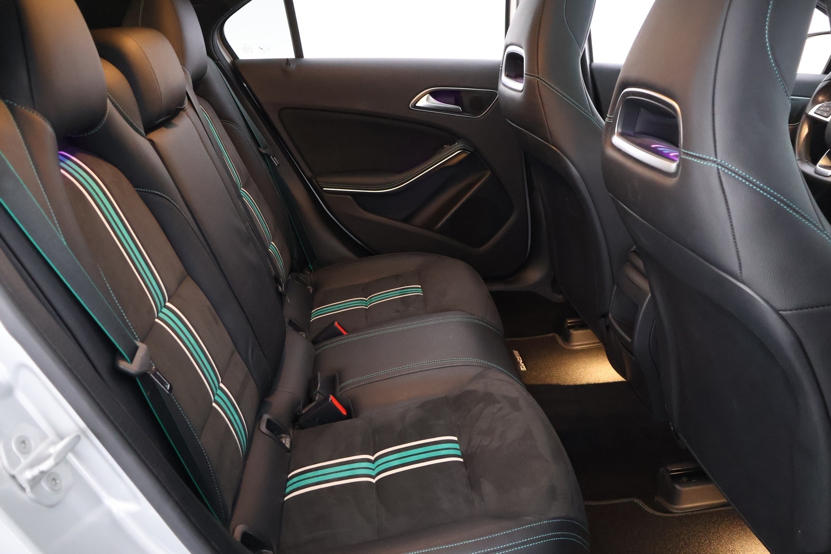 MERCEDES-BENZ A 2016