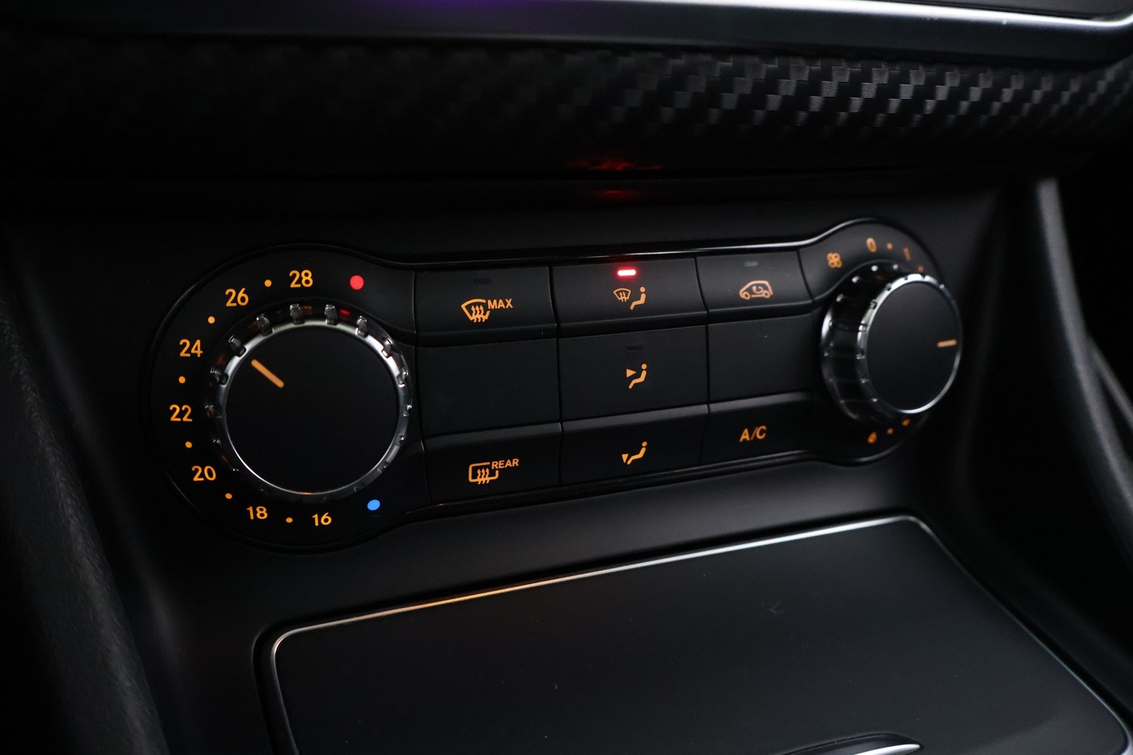 MERCEDES-BENZ A 2016