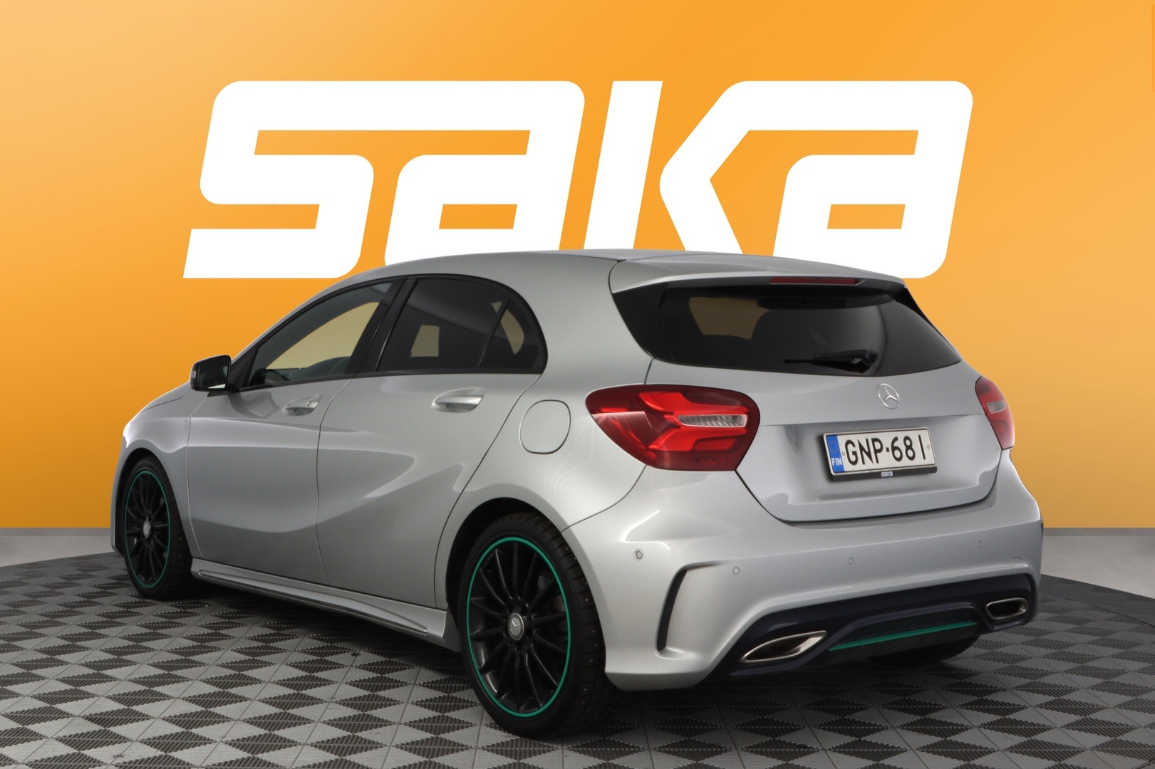 MERCEDES-BENZ A 2016