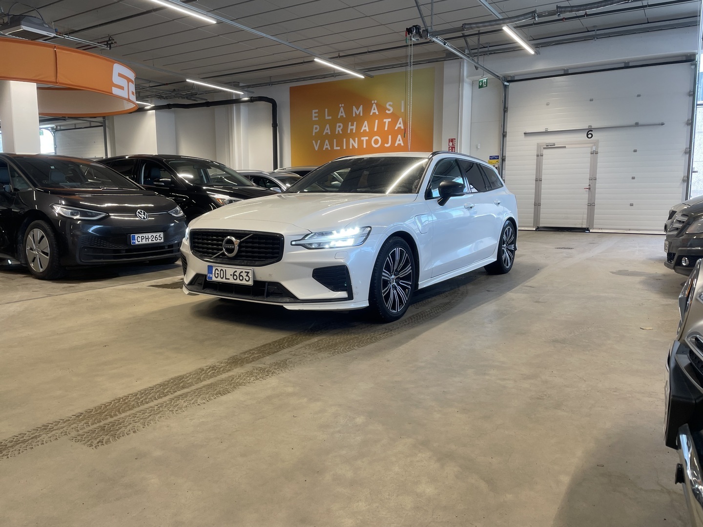 VOLVO V60 2021