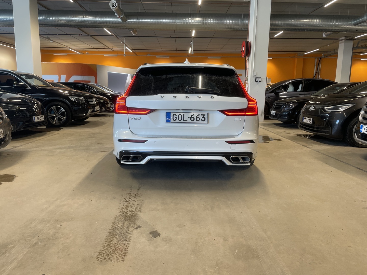 VOLVO V60 2021