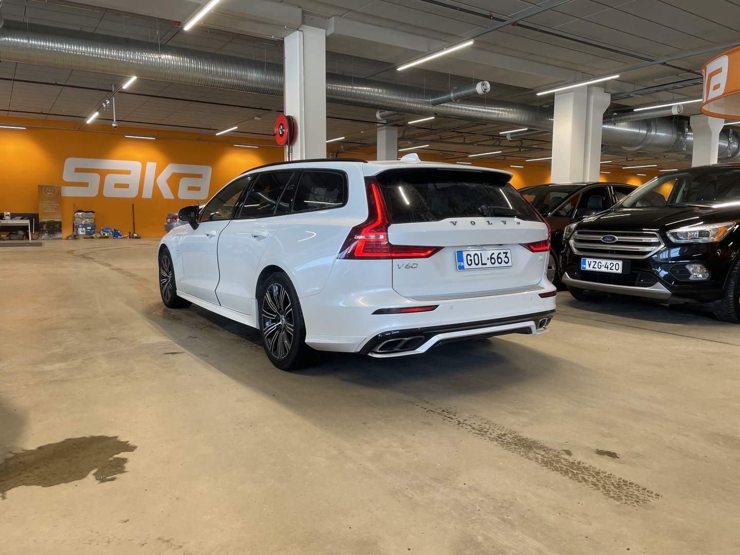 VOLVO V60 2021
