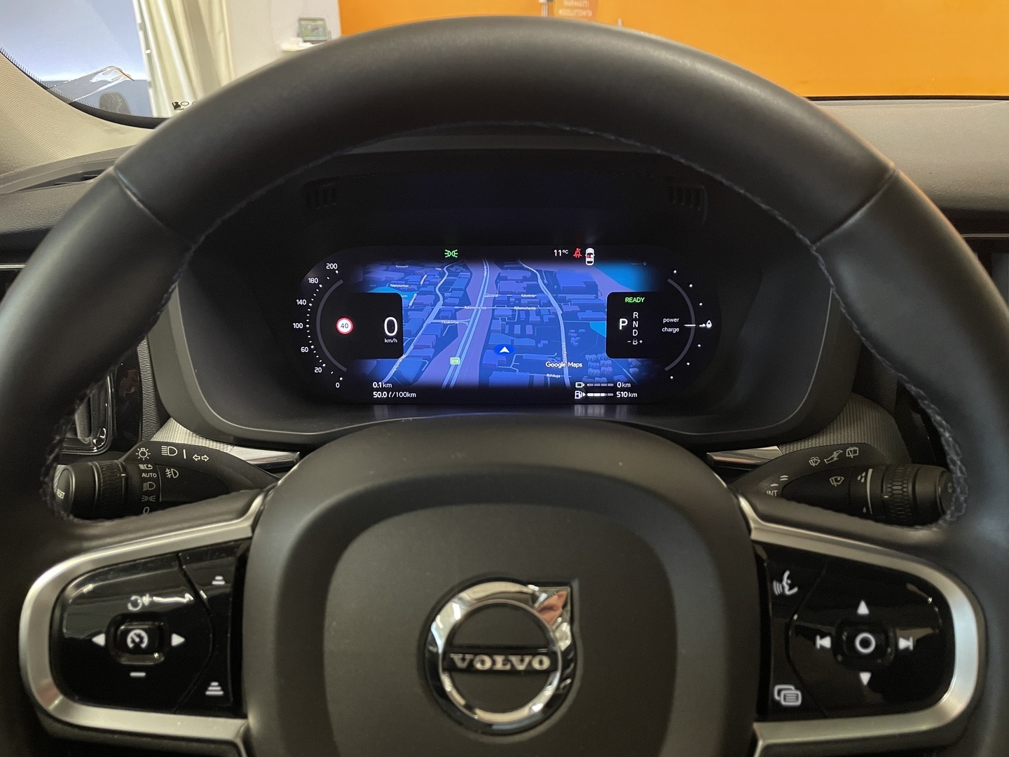 VOLVO XC60 2023