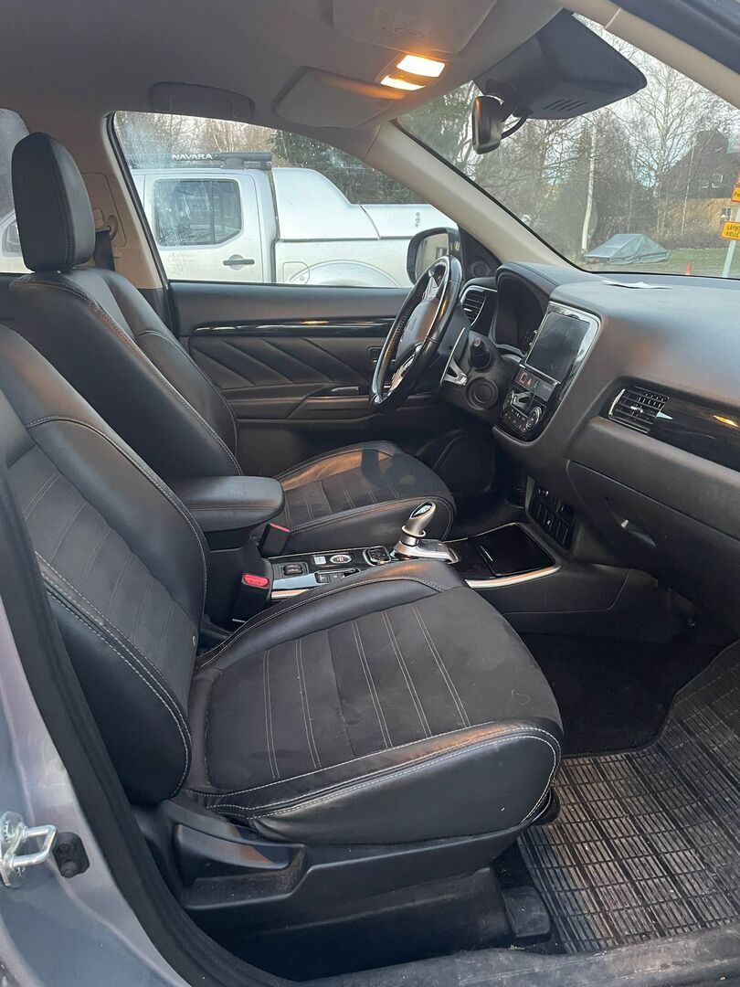 MITSUBISHI Outlander 2017