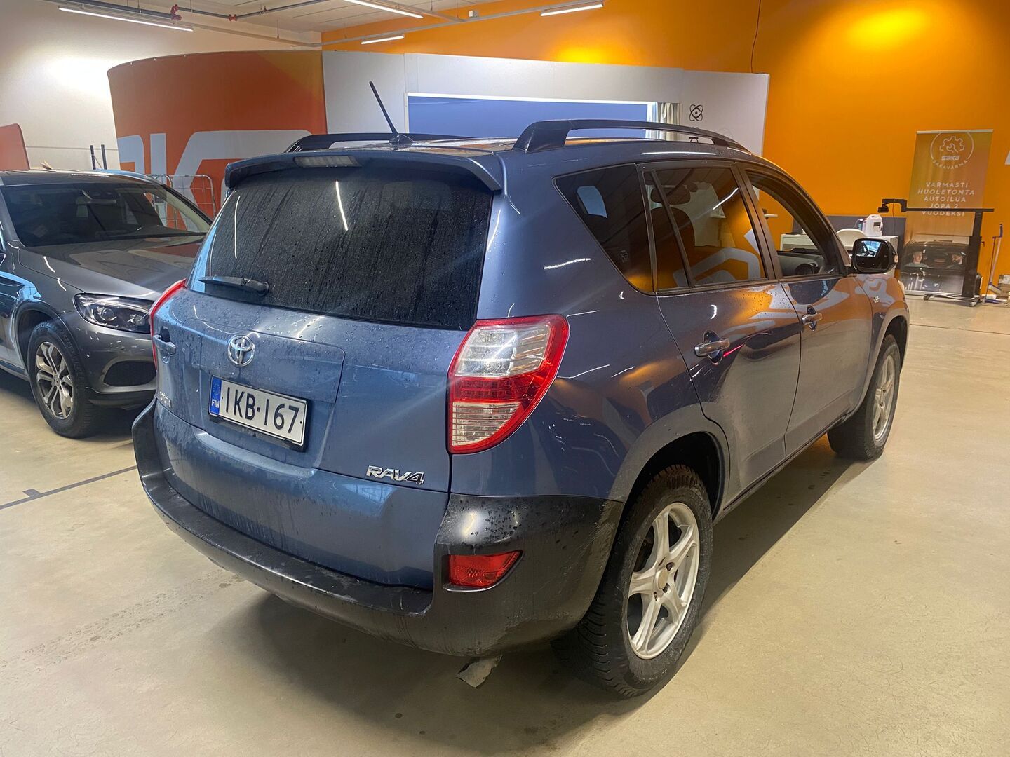 TOYOTA RAV4 2011