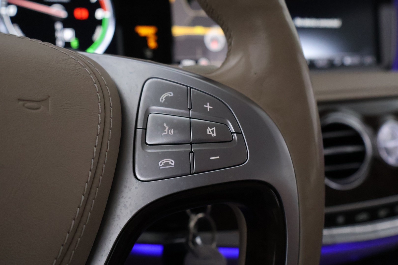 MERCEDES-BENZ S 2015