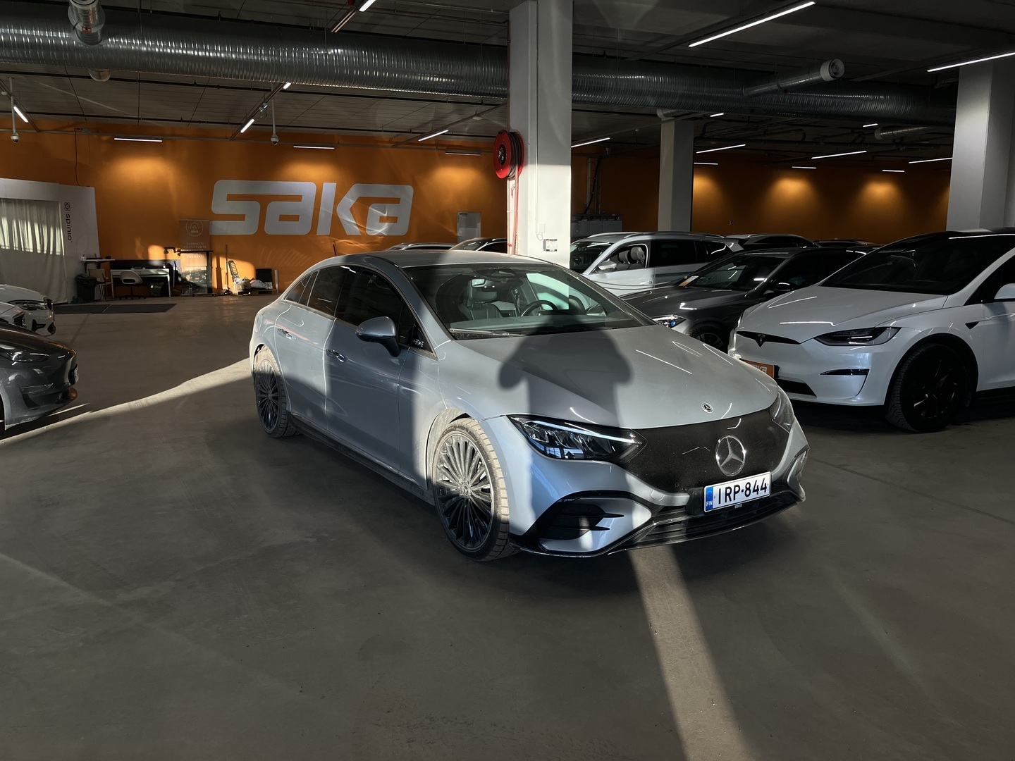 MERCEDES-BENZ EQE 2023