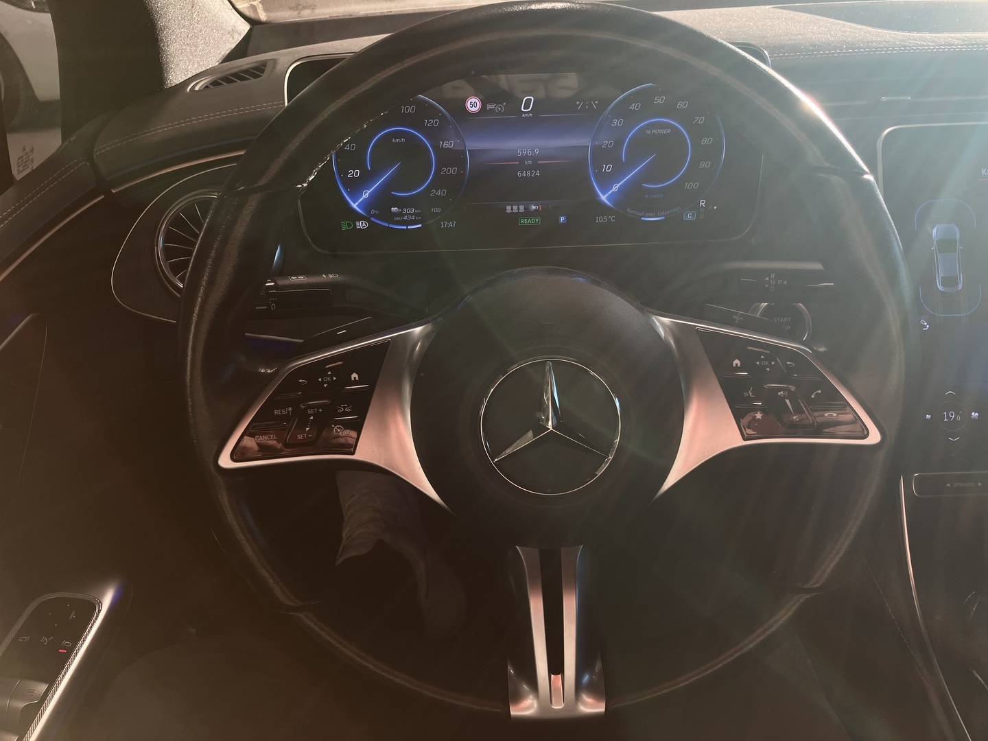 MERCEDES-BENZ EQE 2023