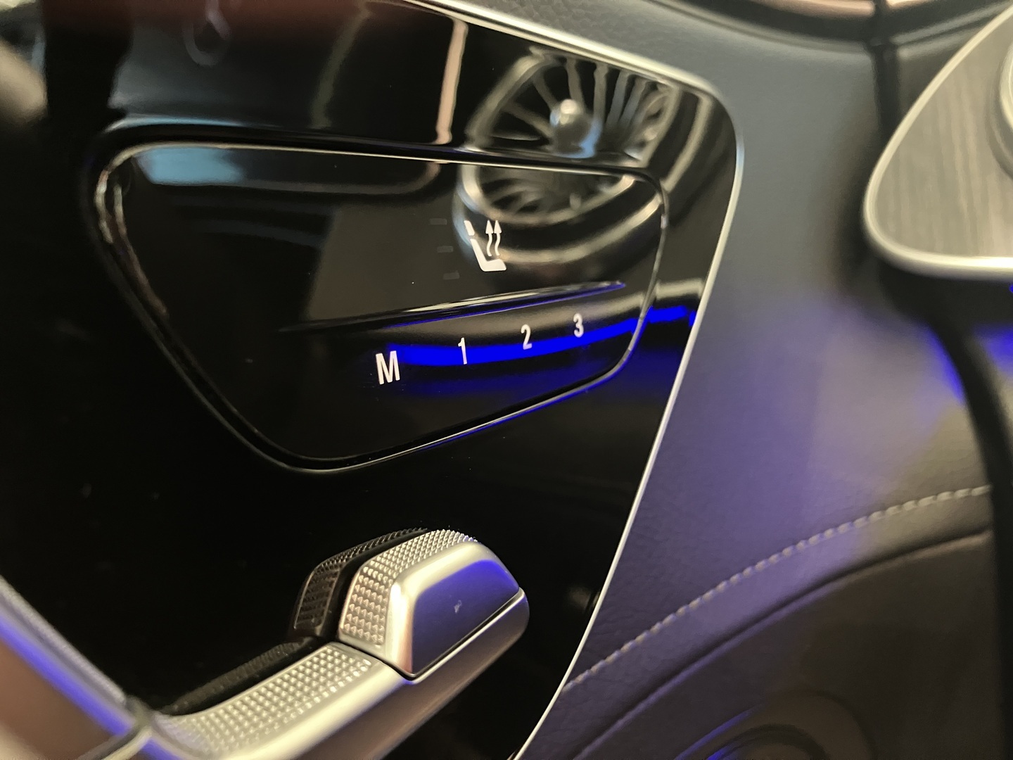 MERCEDES-BENZ EQE 2023