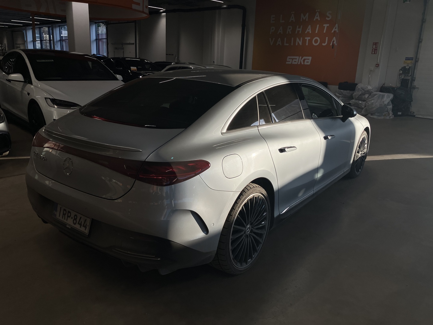 MERCEDES-BENZ EQE 2023