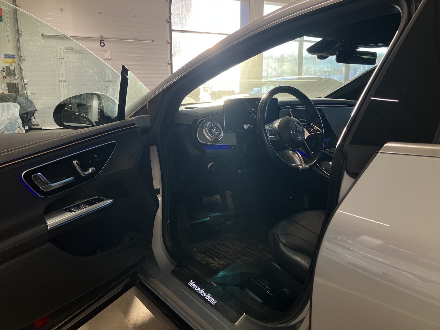 MERCEDES-BENZ EQE 2023