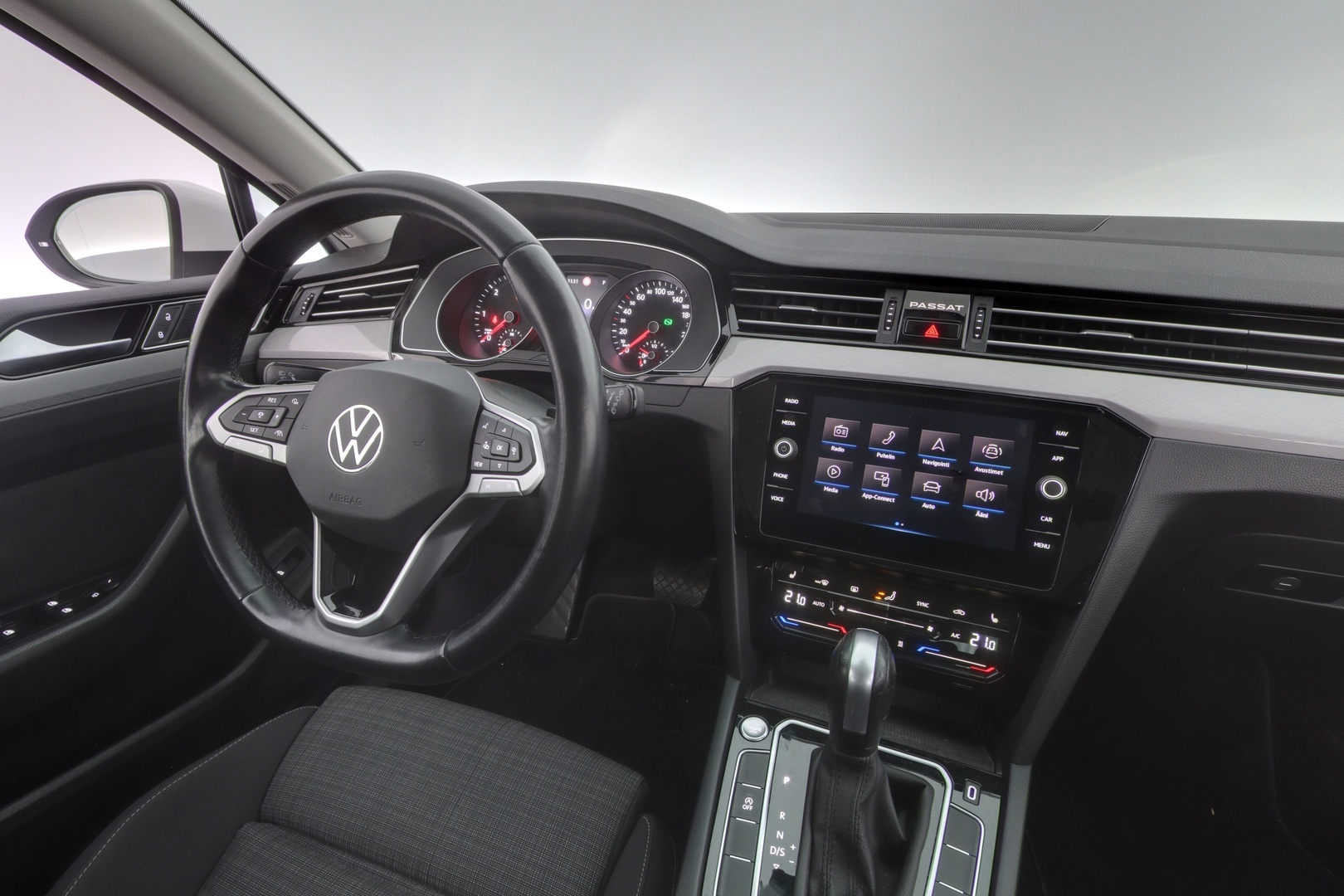 VOLKSWAGEN Passat 2021