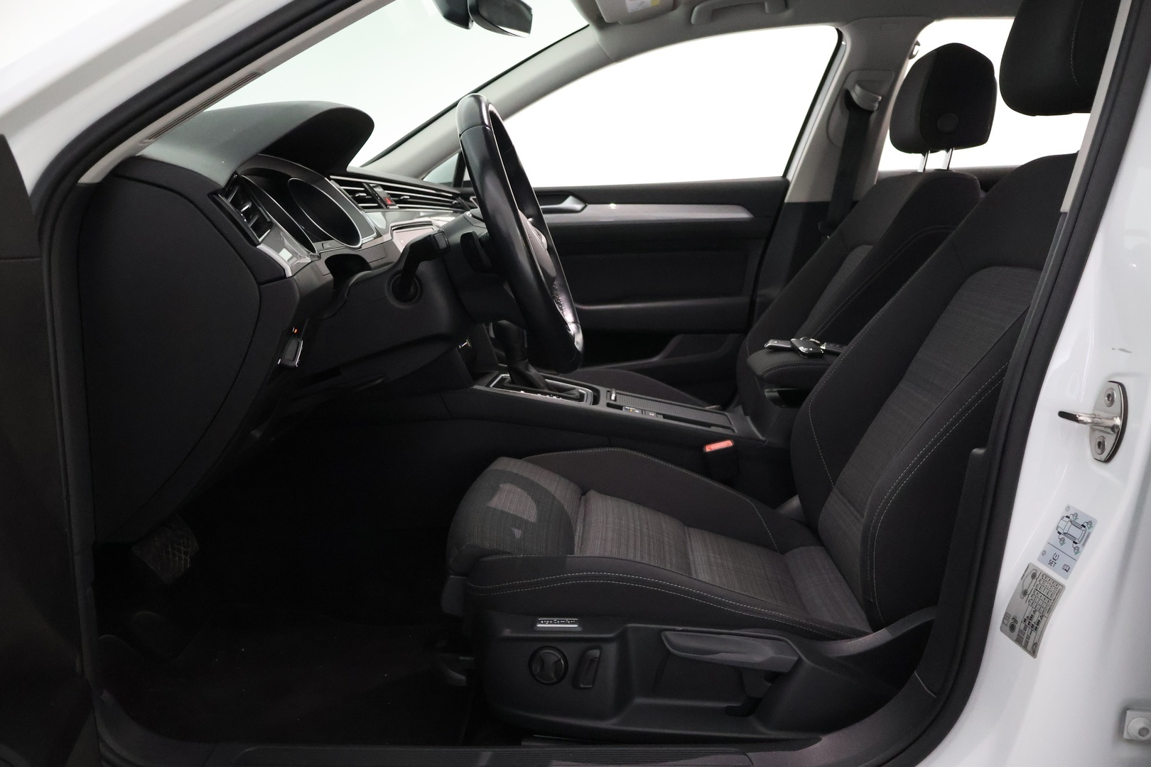 VOLKSWAGEN Passat 2021