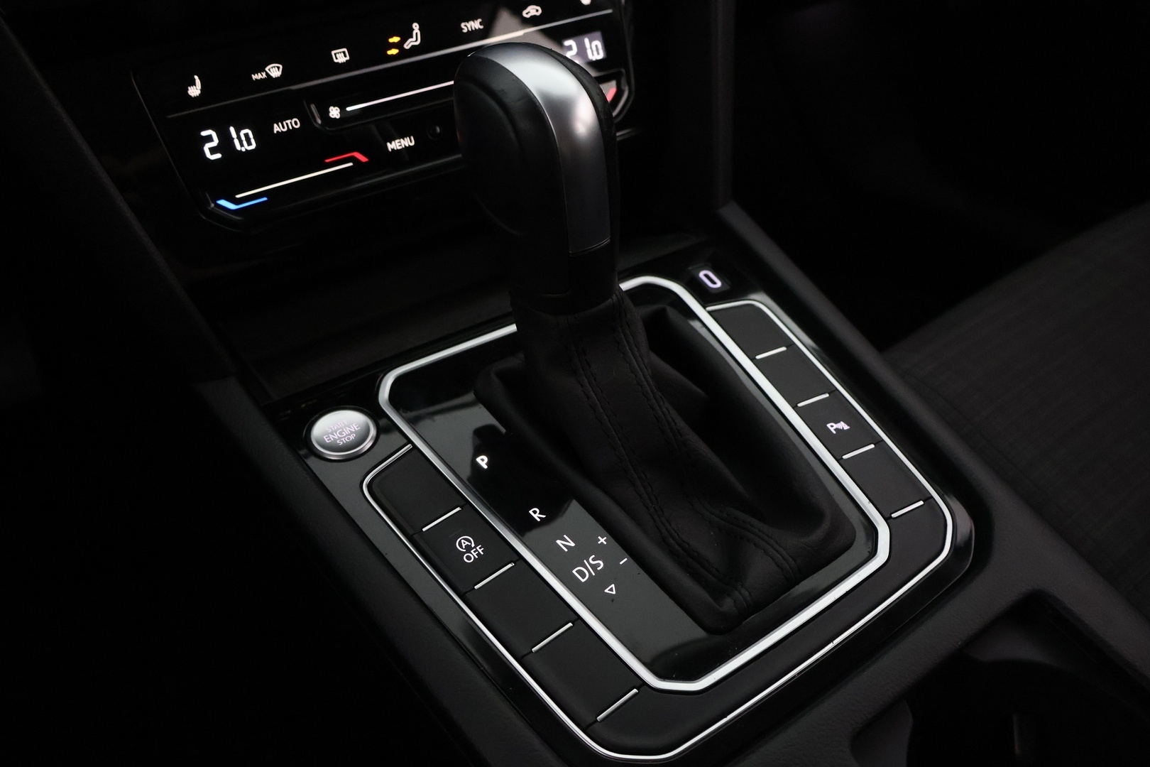 VOLKSWAGEN Passat 2021